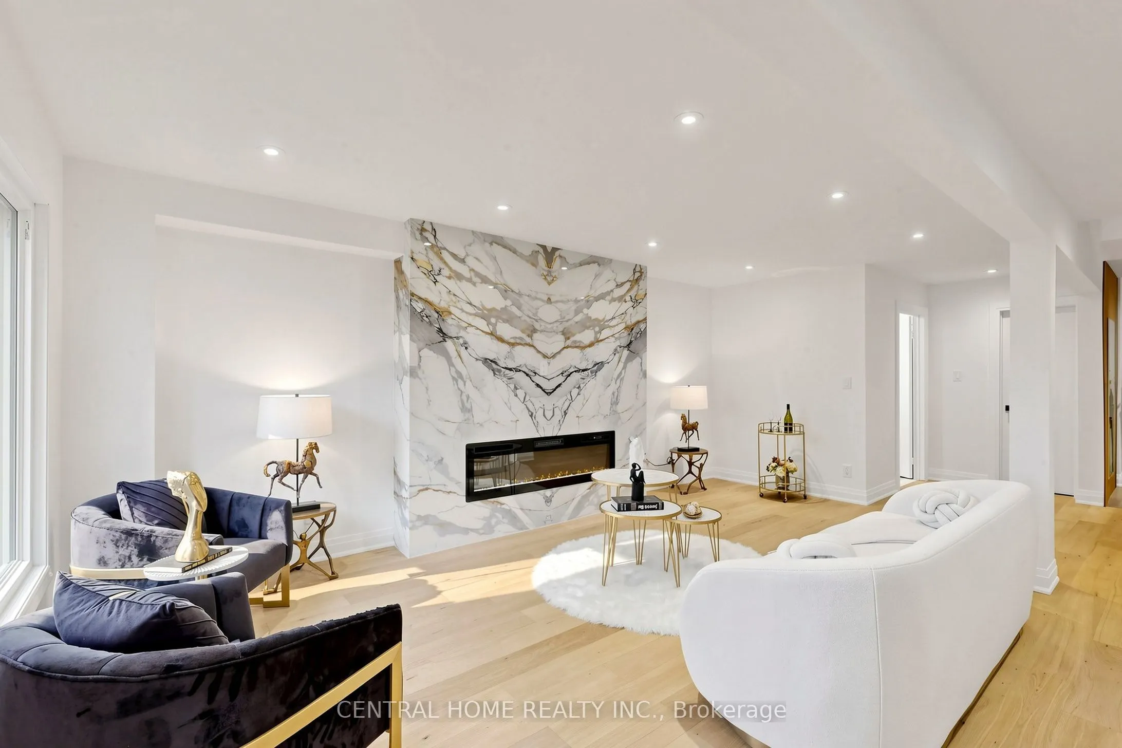 15 Closs Square