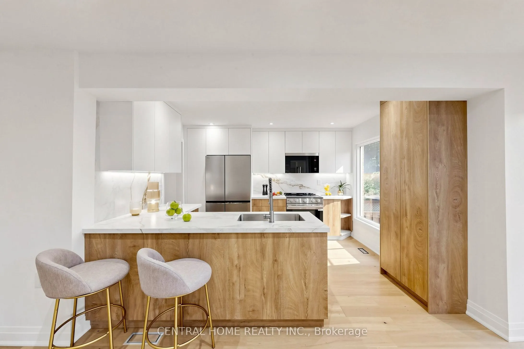 15 Closs Square