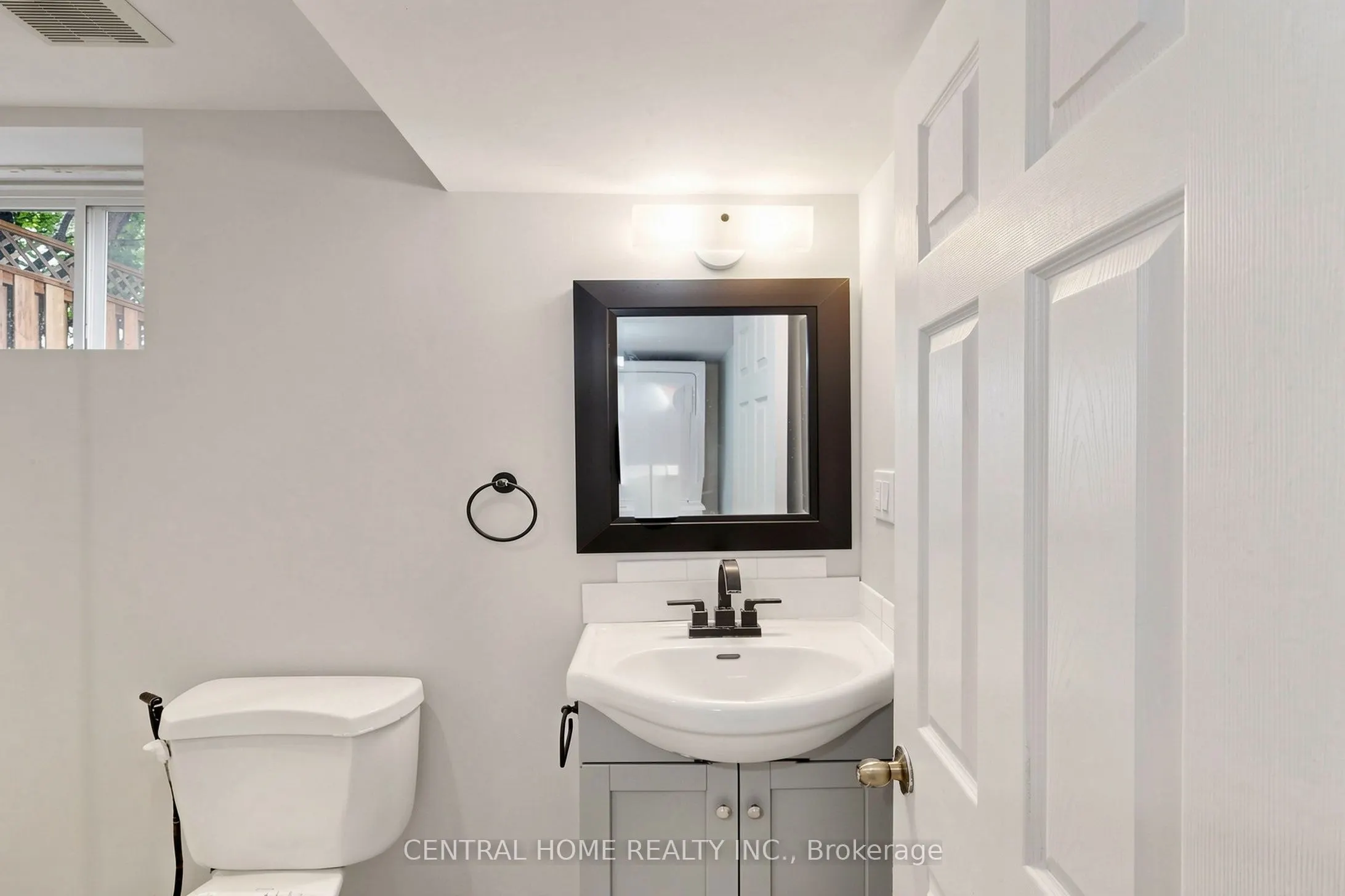 15 Closs Square