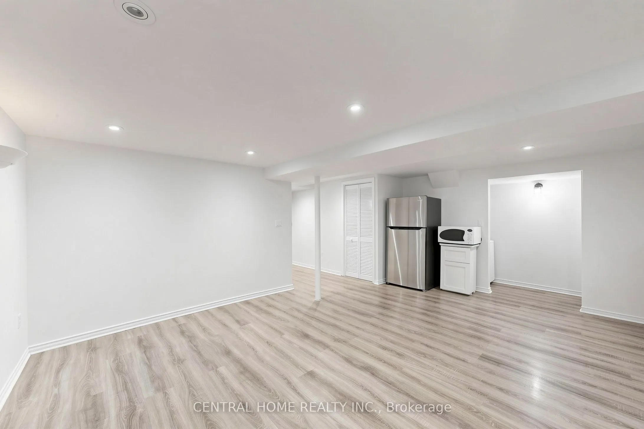 15 Closs Square