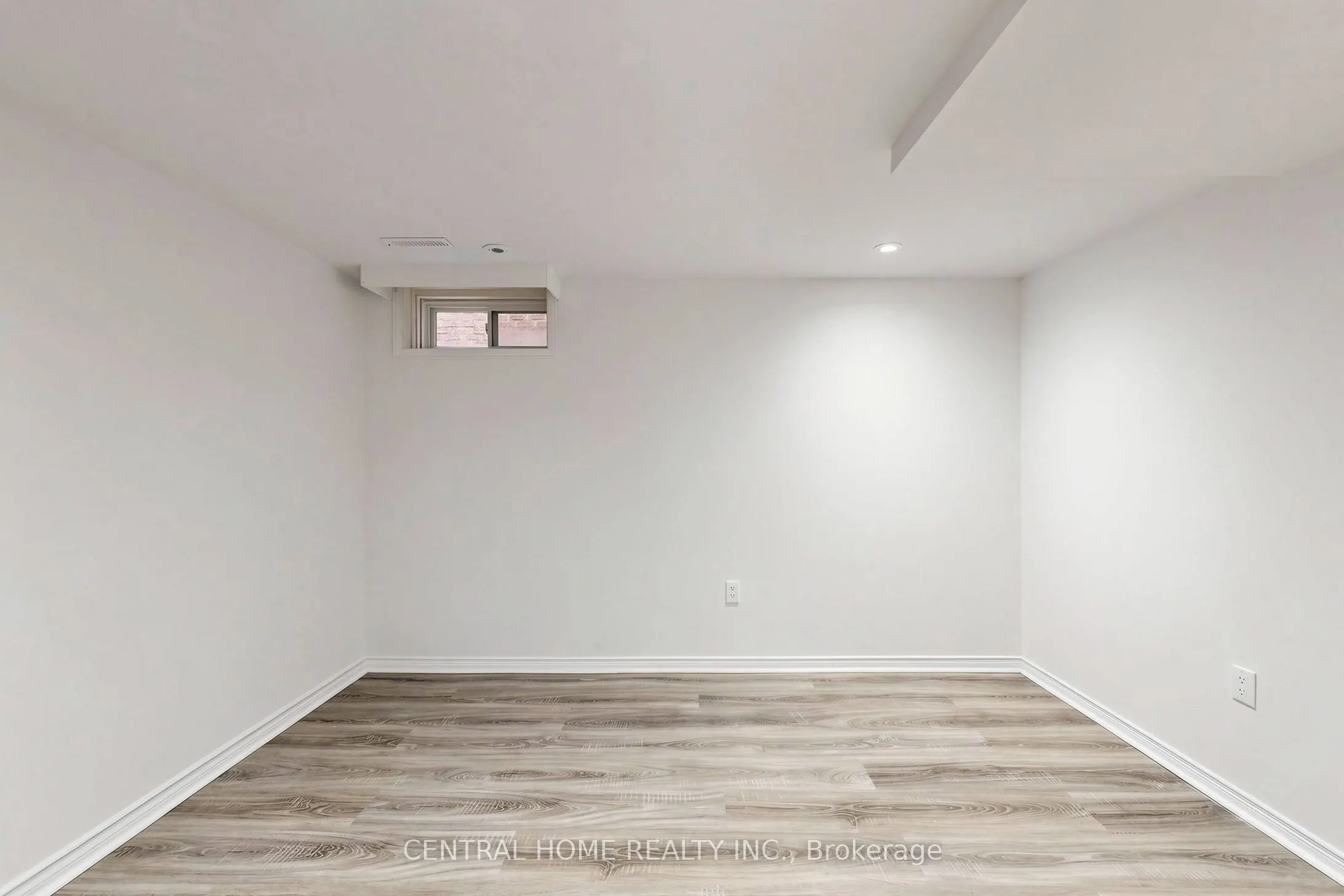 15 Closs Square
