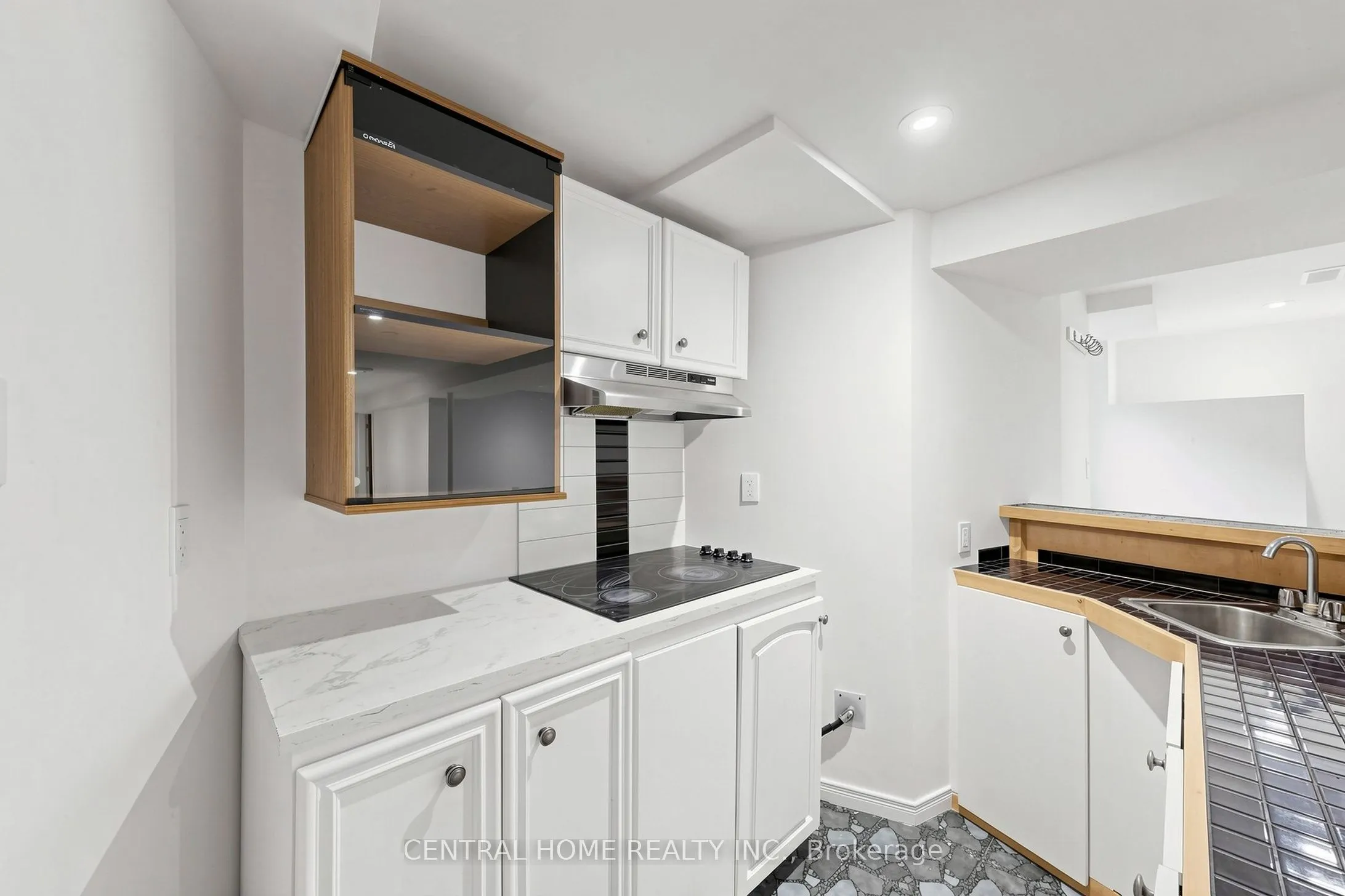 15 Closs Square