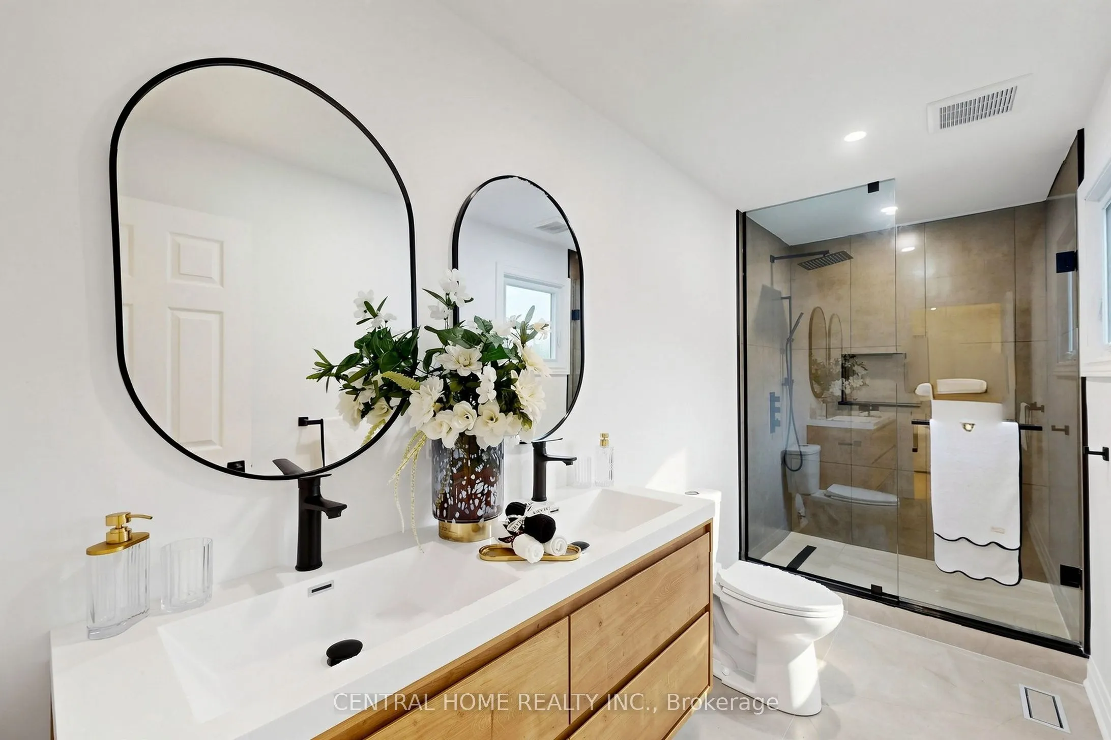 15 Closs Square