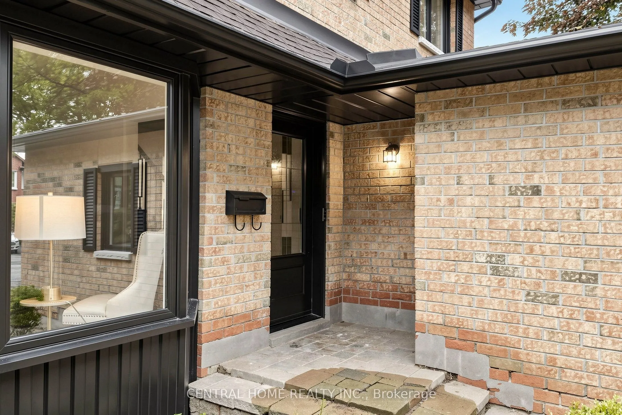 15 Closs Square