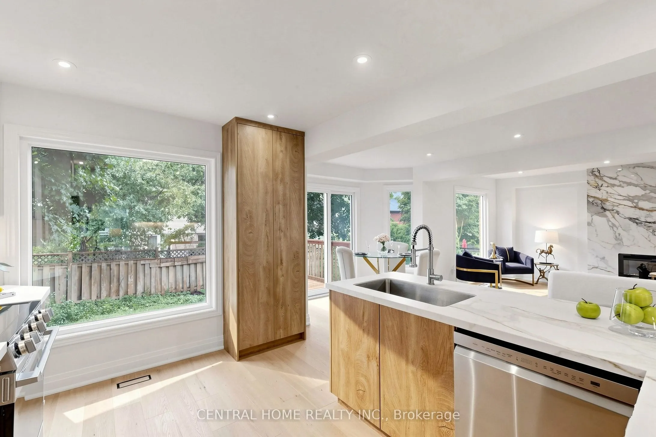 15 Closs Square