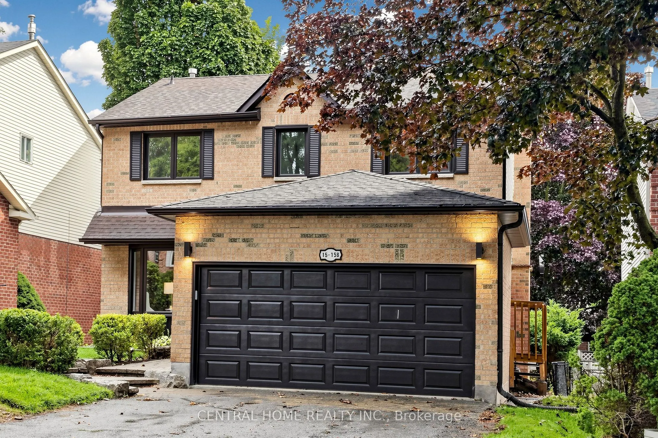 15 Closs Square