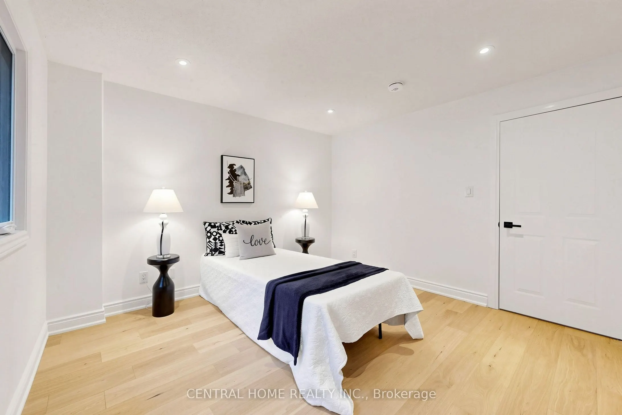 15 Closs Square