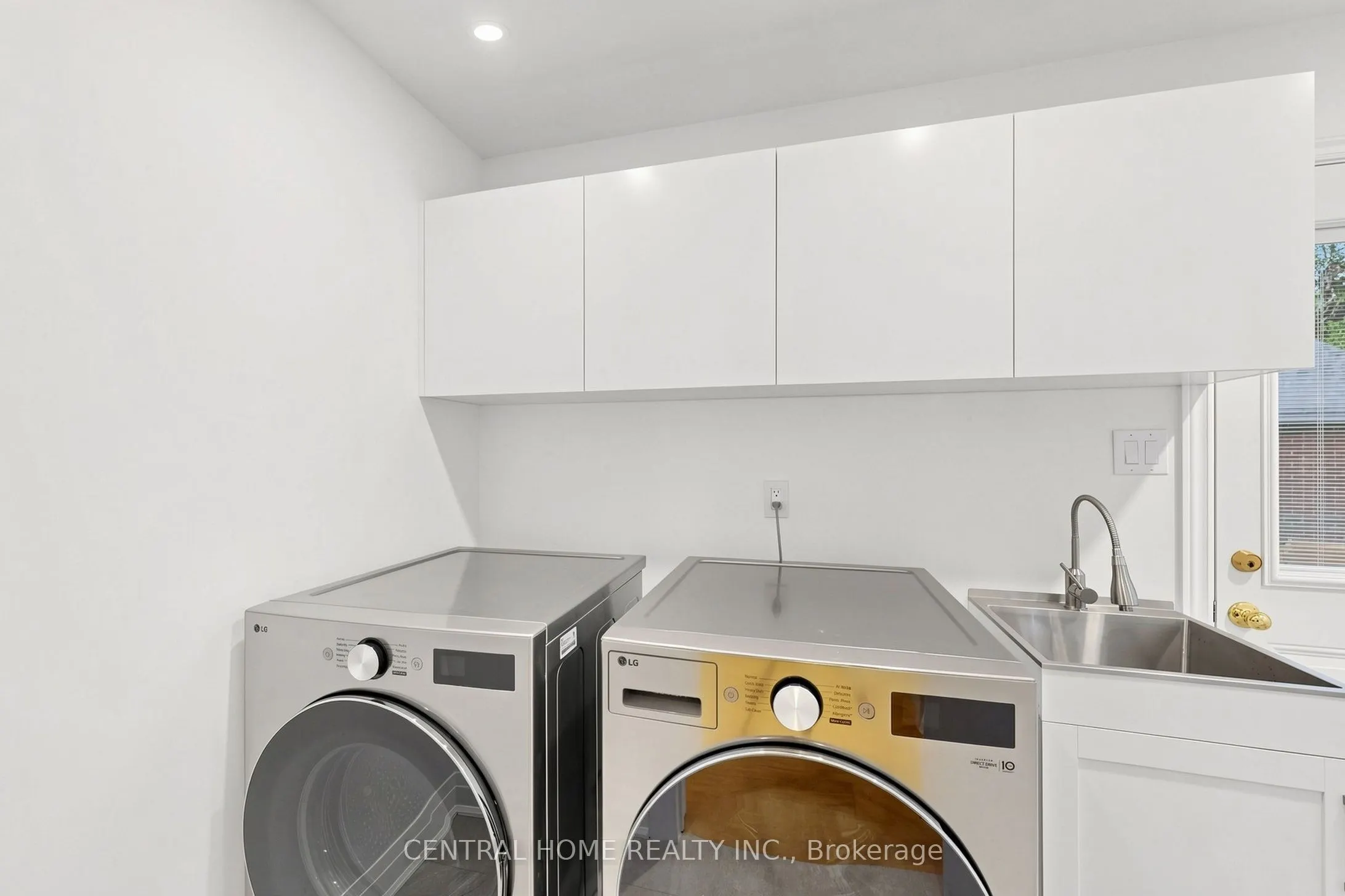 15 Closs Square