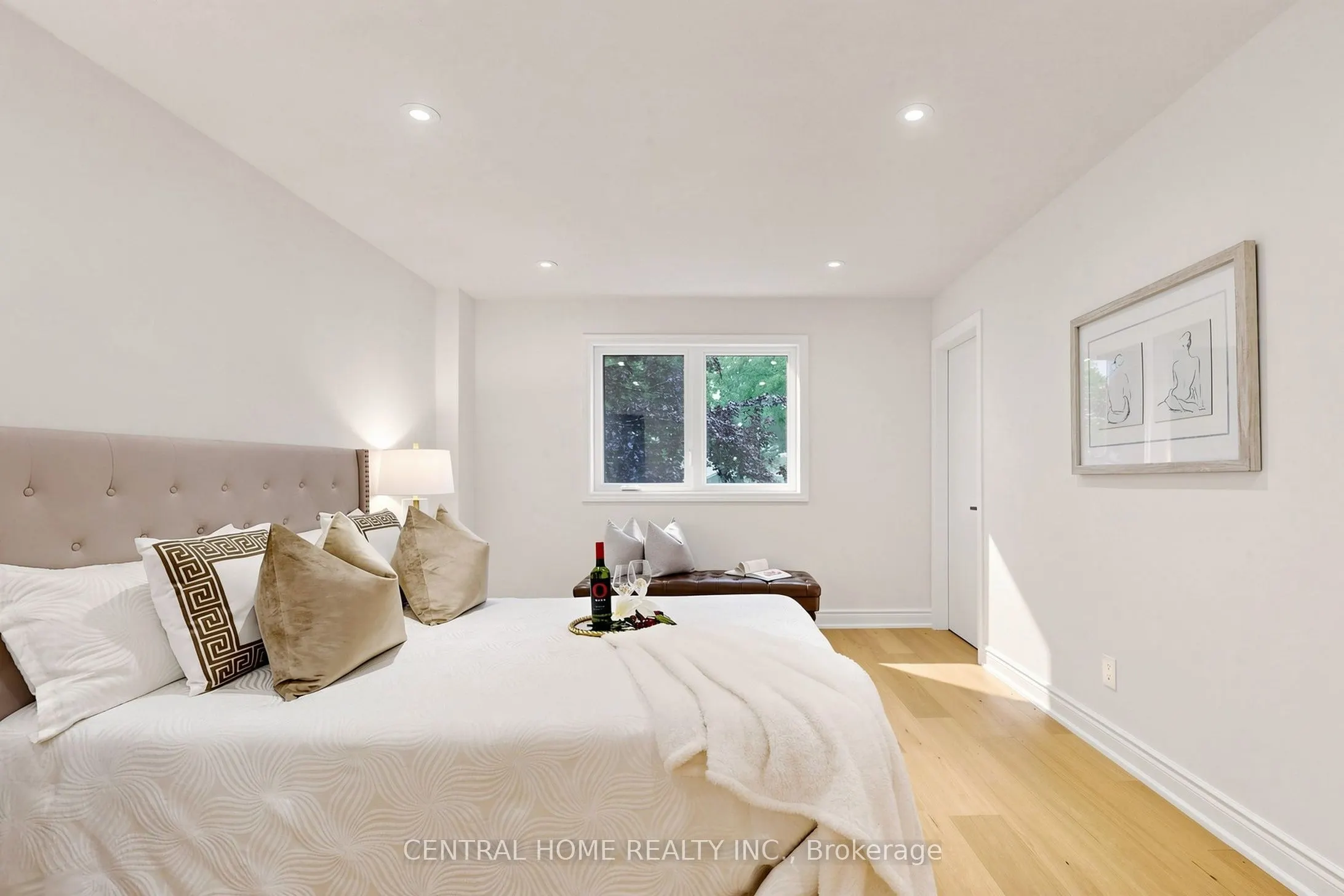 15 Closs Square