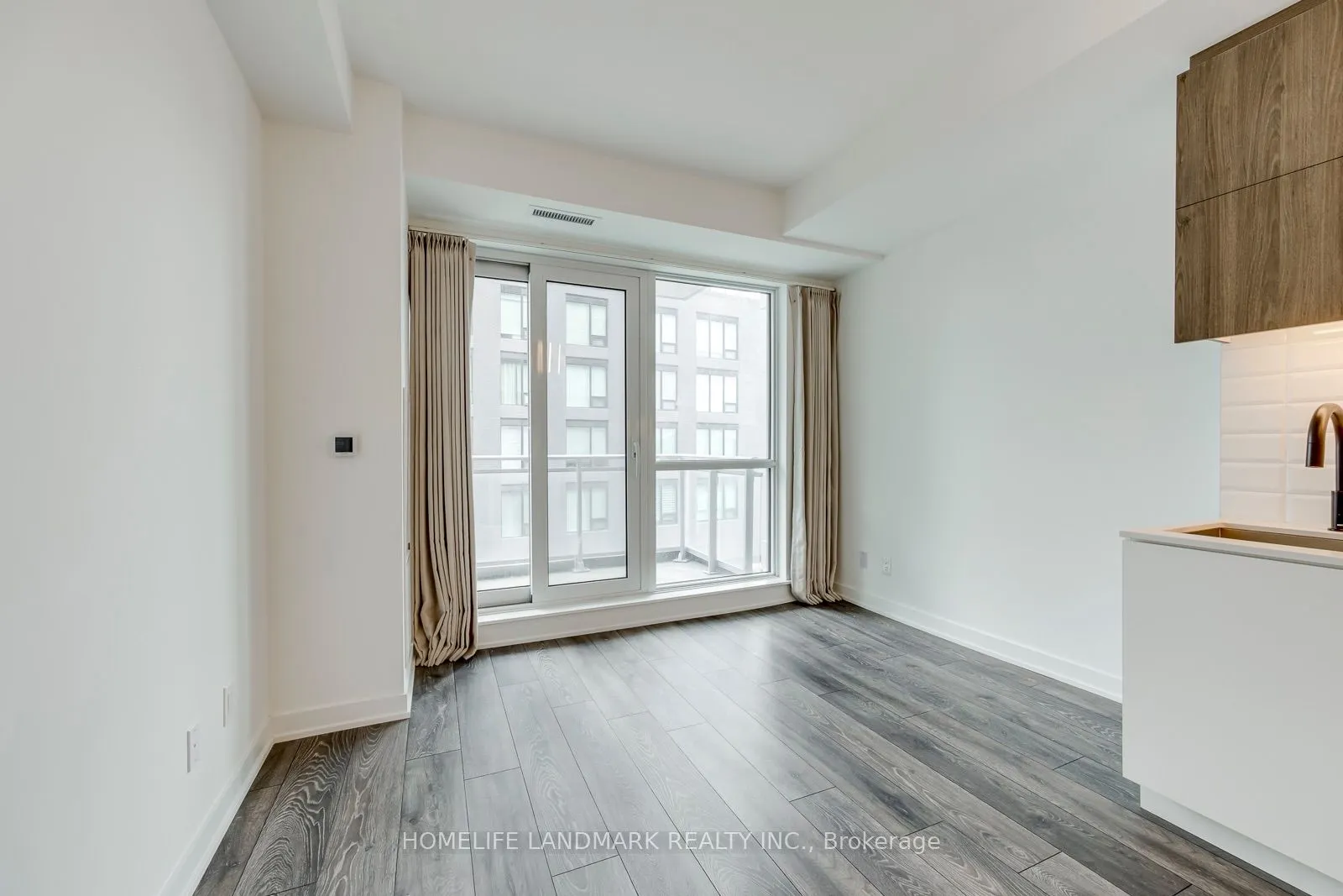 8888 Yonge Street #307