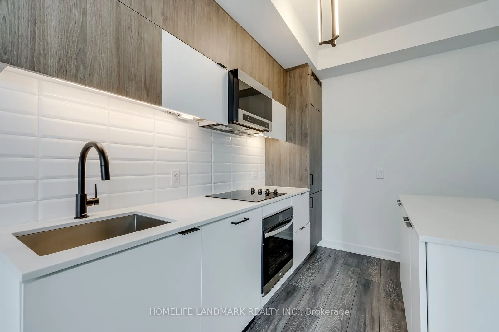 8888 Yonge Street #307