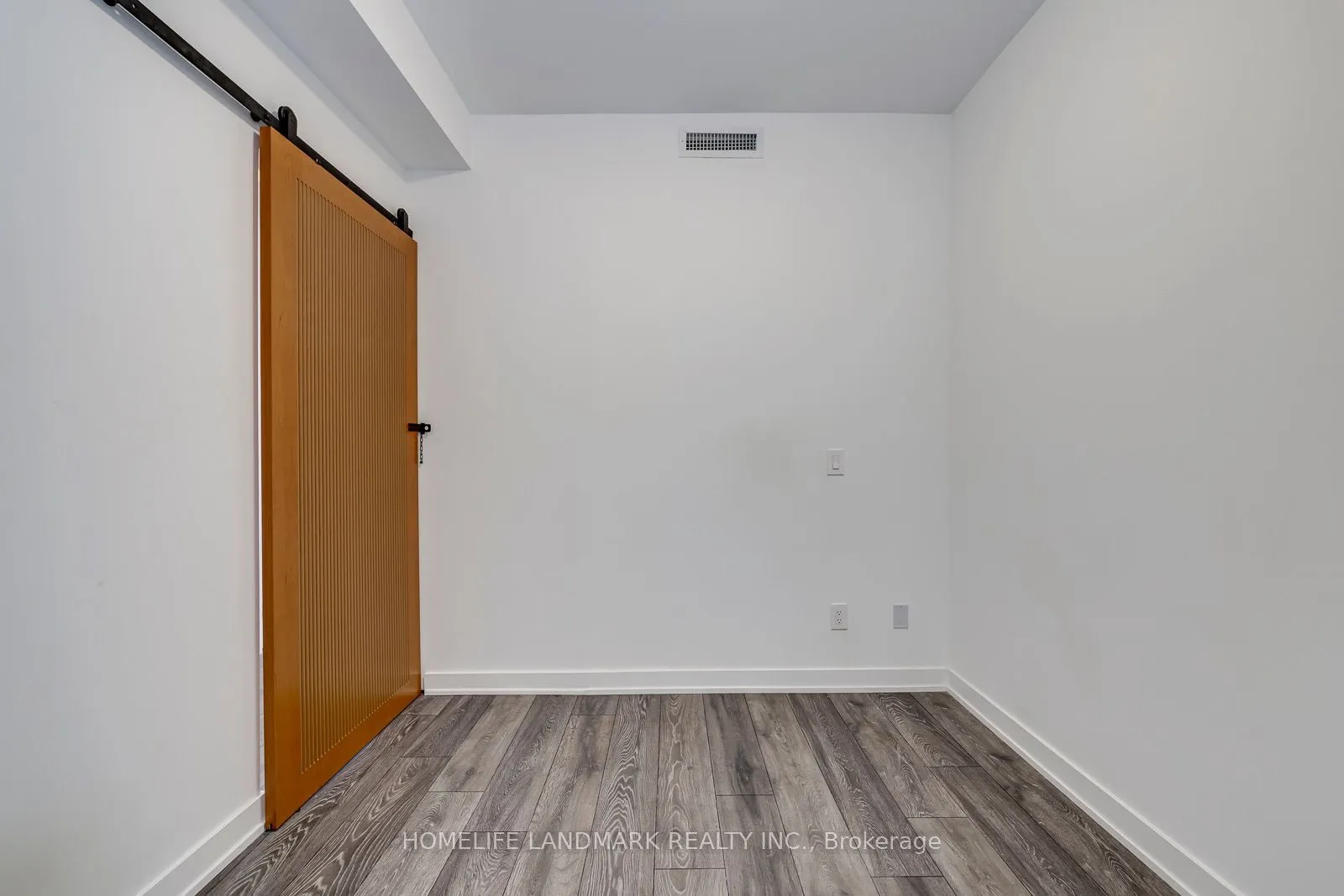 8888 Yonge Street #307