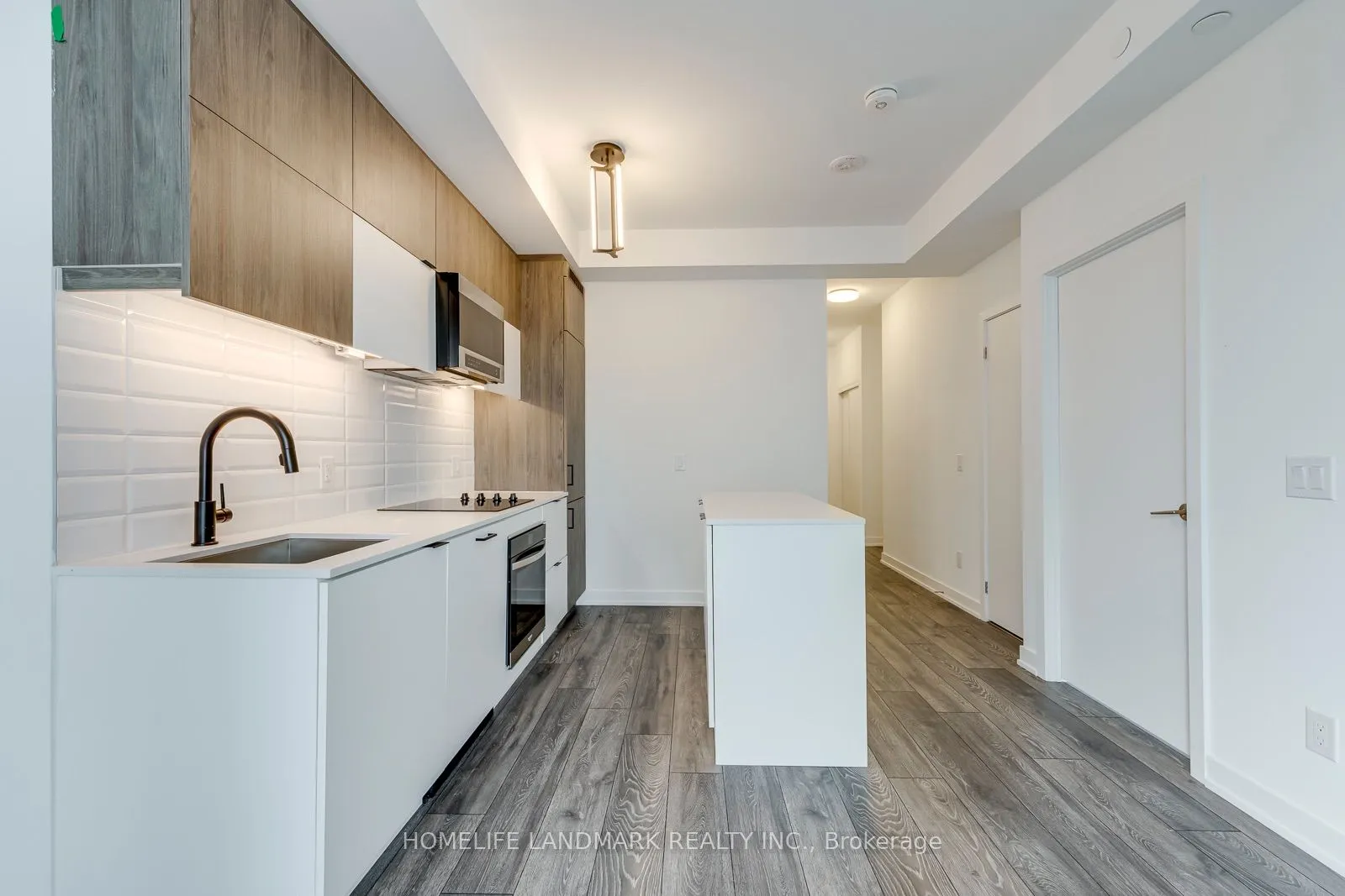8888 Yonge Street #307