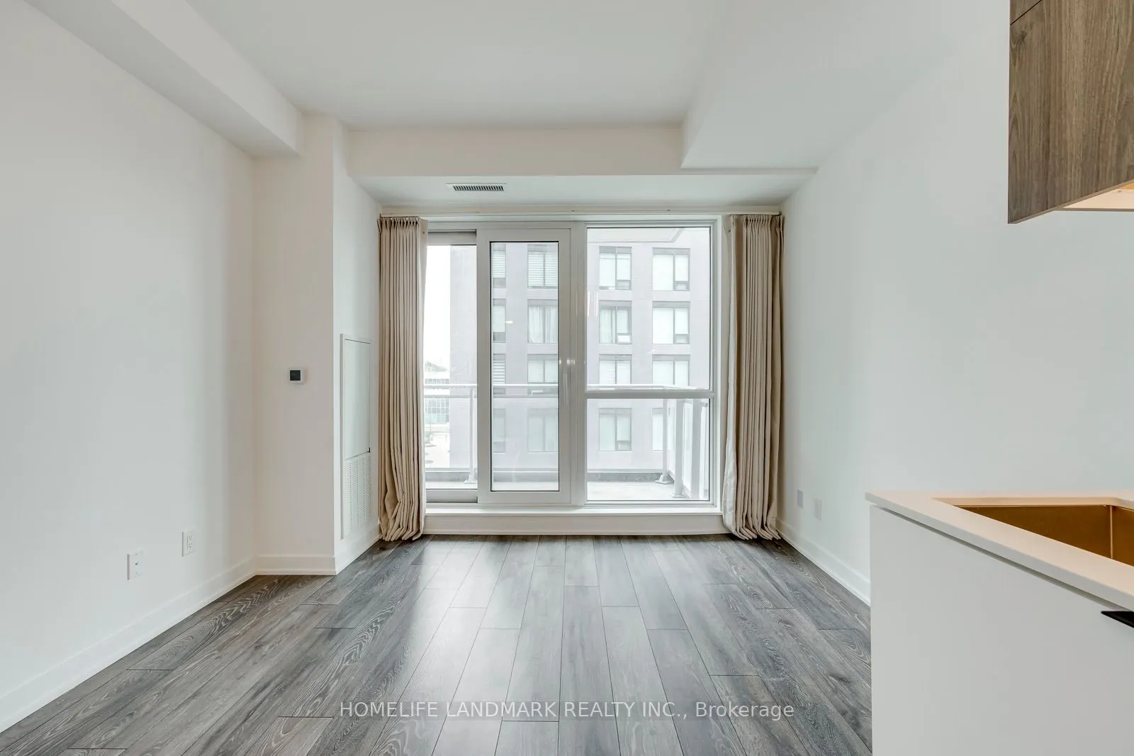 8888 Yonge Street #307