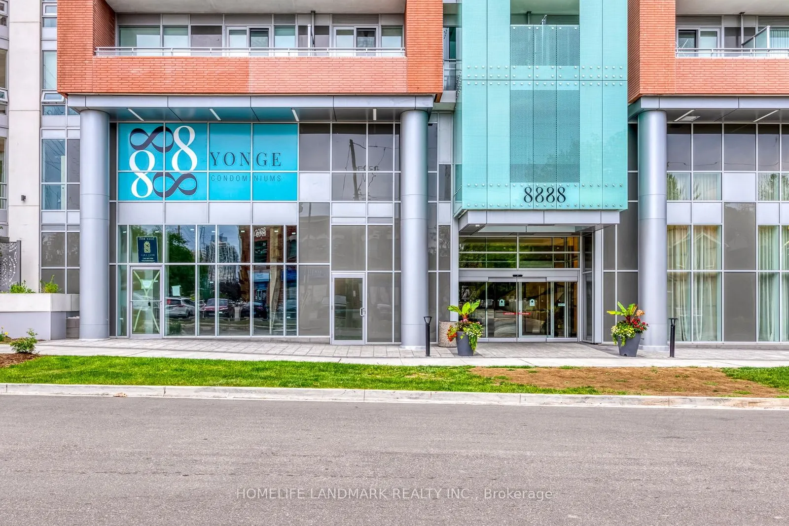 8888 Yonge Street #307