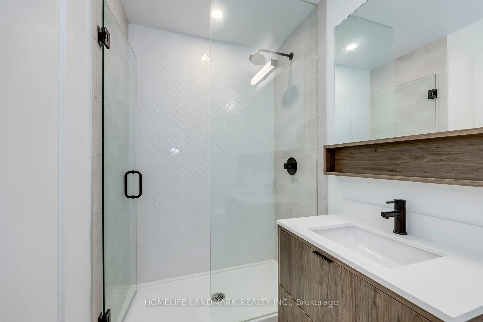 8888 Yonge Street #307