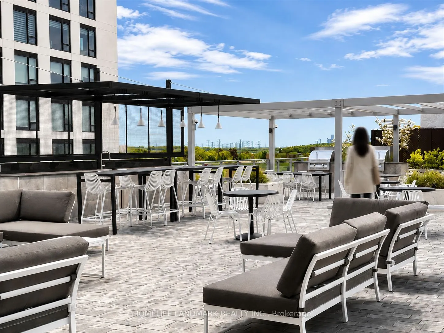 8888 Yonge Street #307