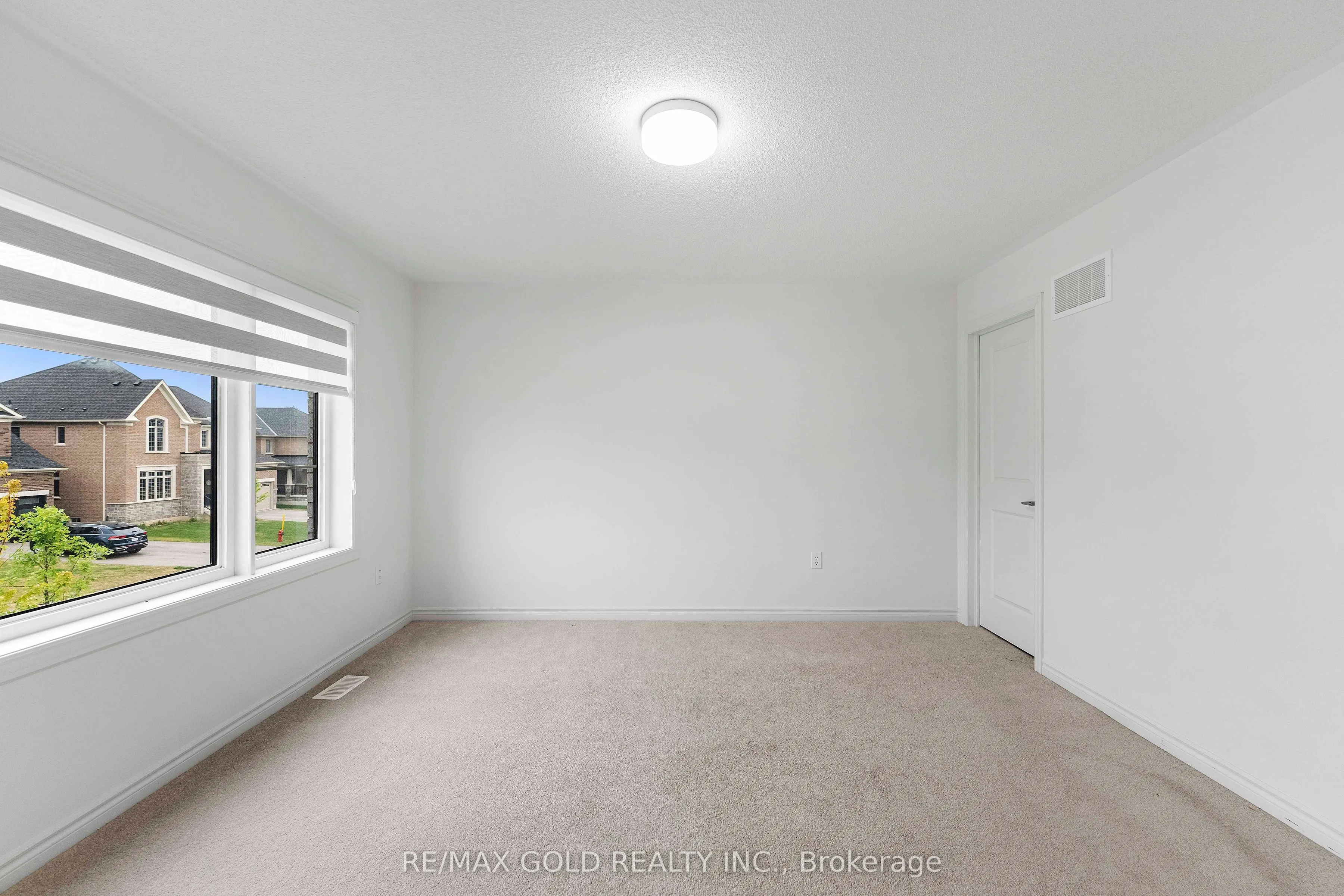9 Sandhill Crescent