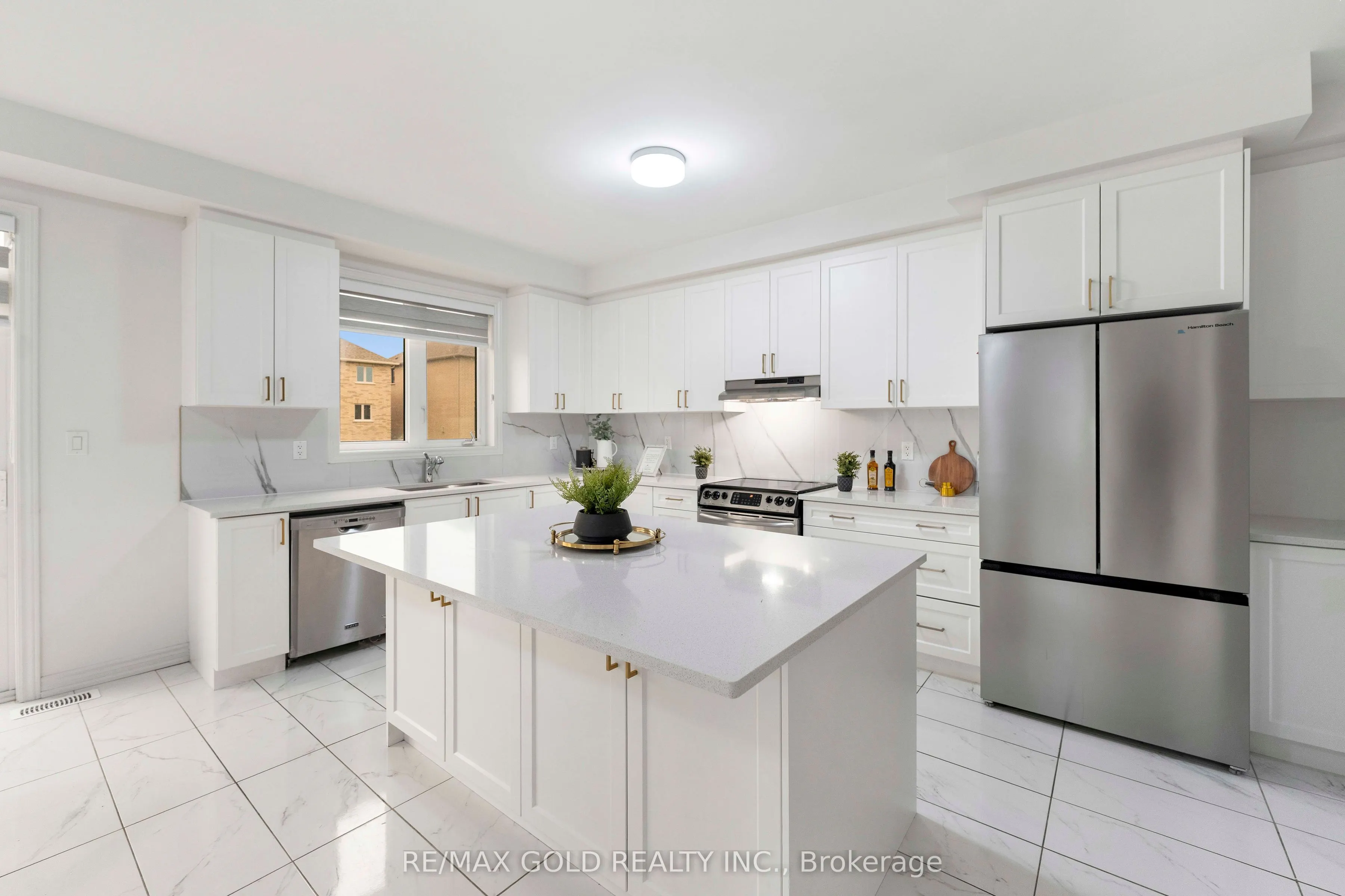 9 Sandhill Crescent