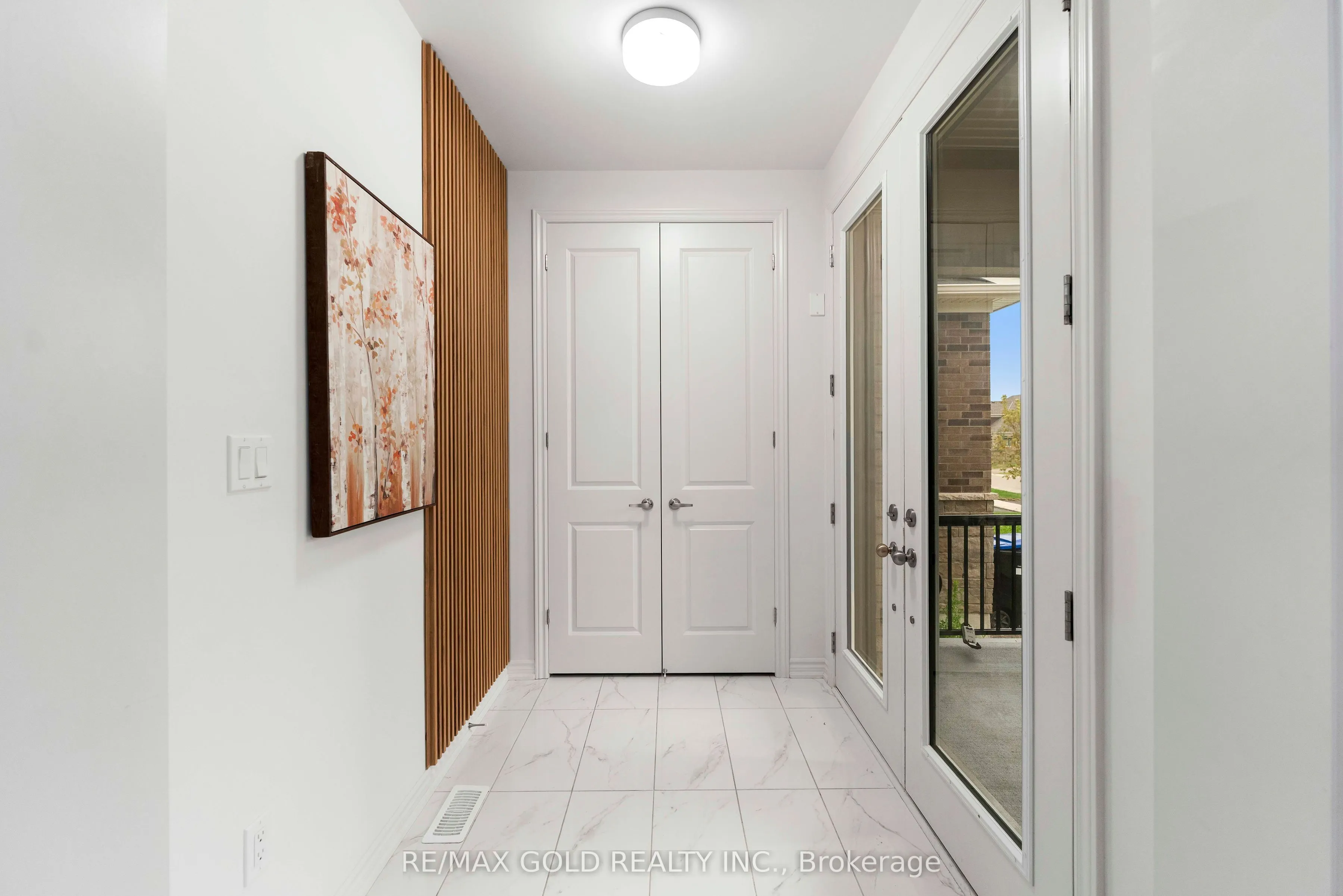 9 Sandhill Crescent