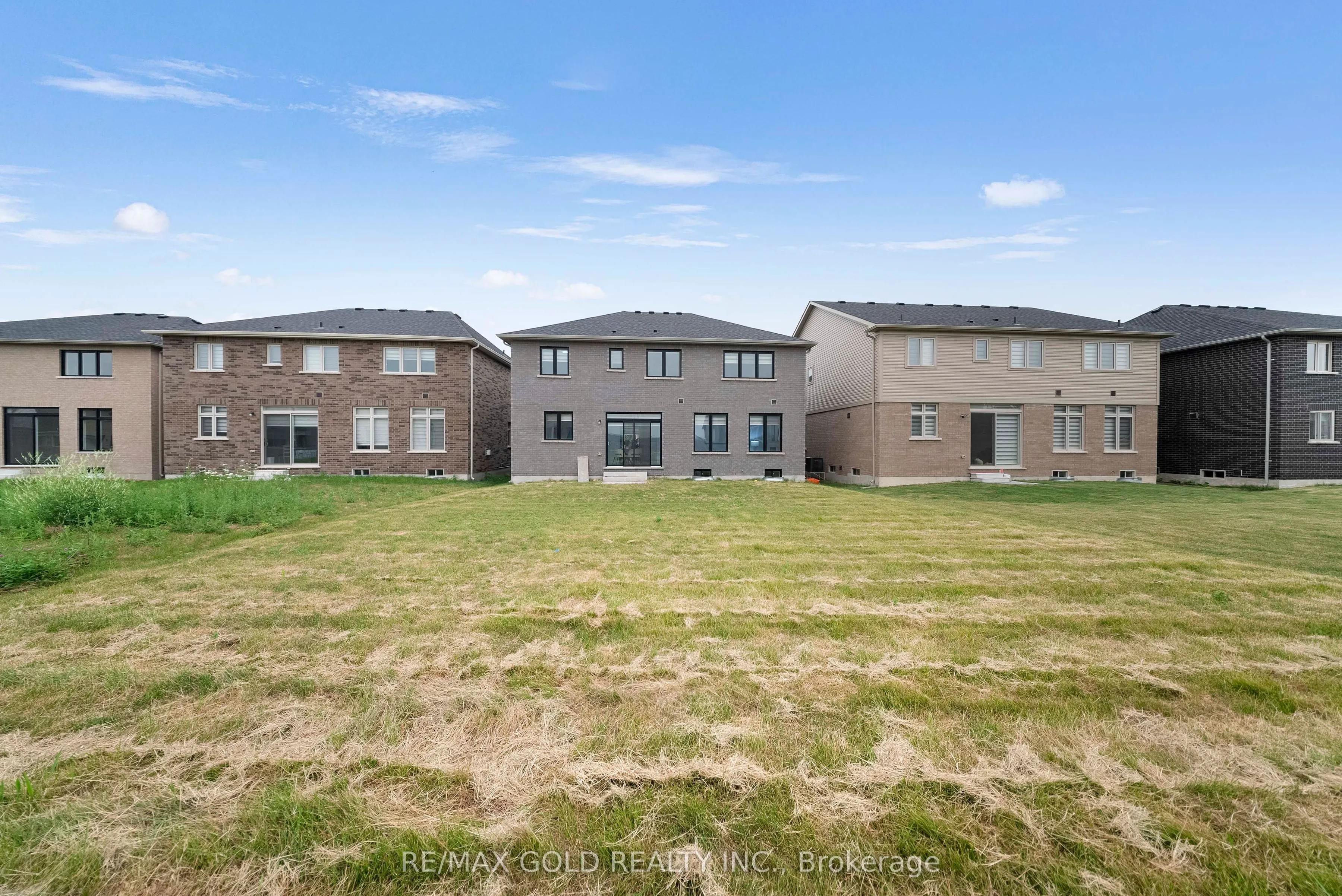 9 Sandhill Crescent