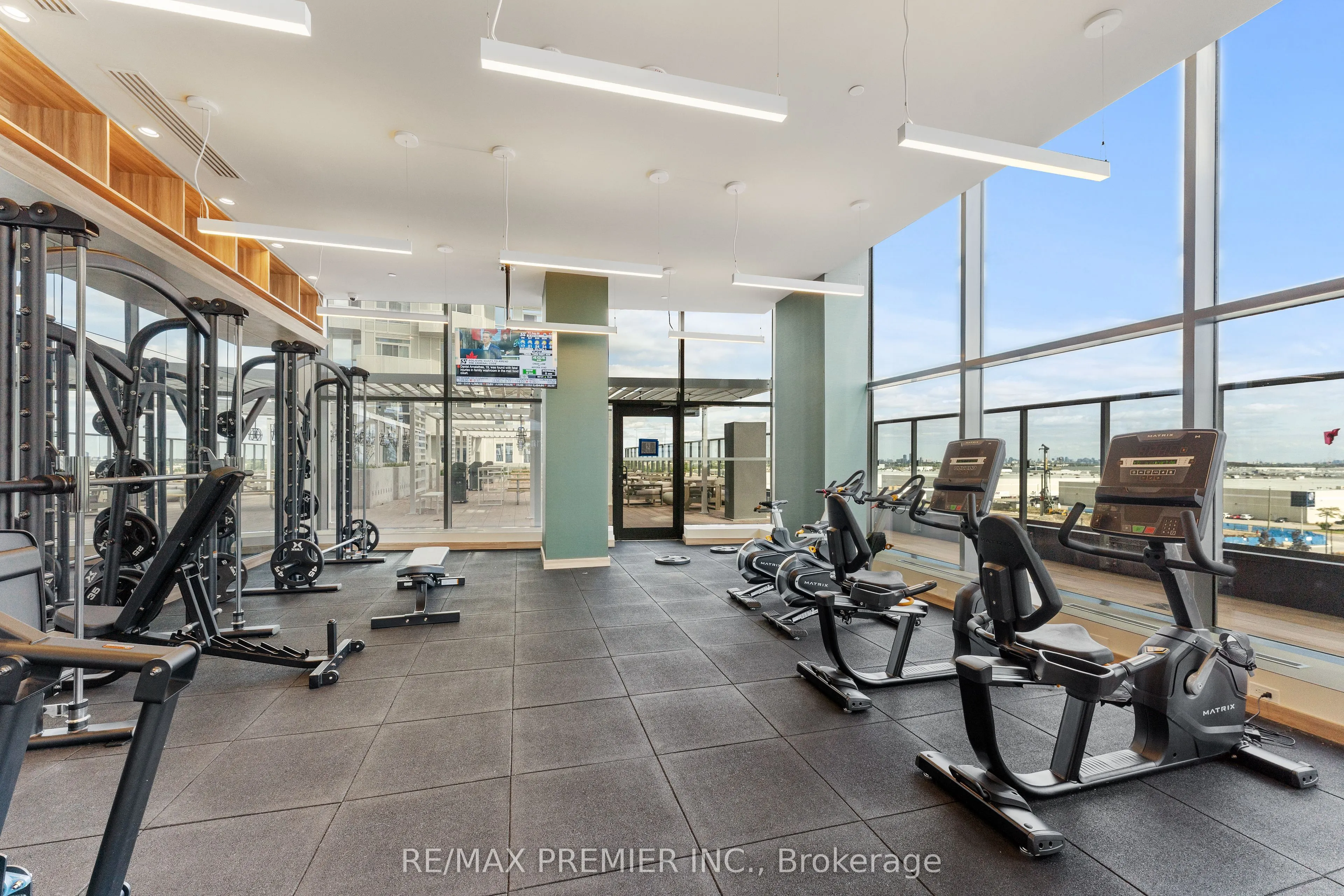 10 Abeja Street #1512