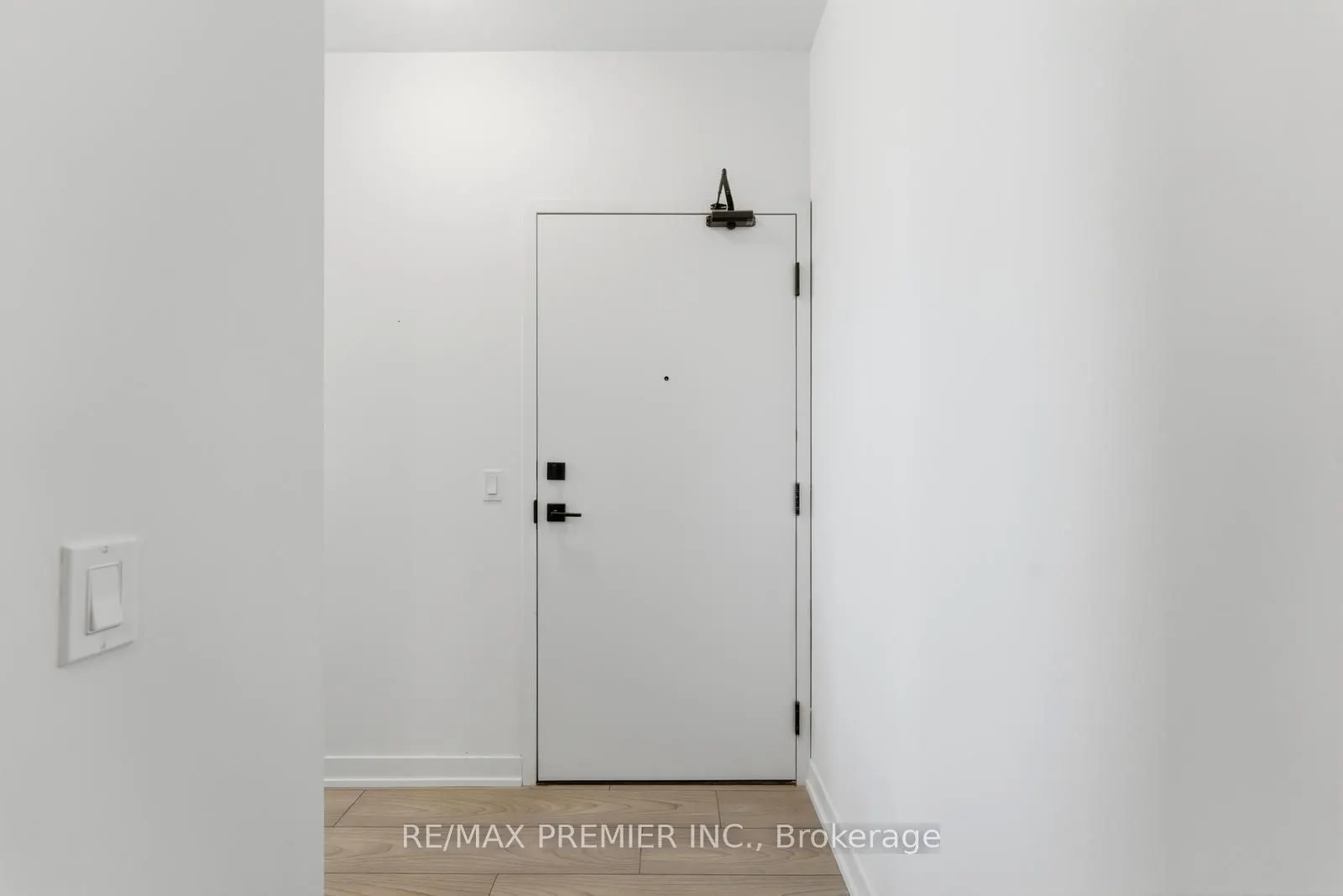 10 Abeja Street #1512