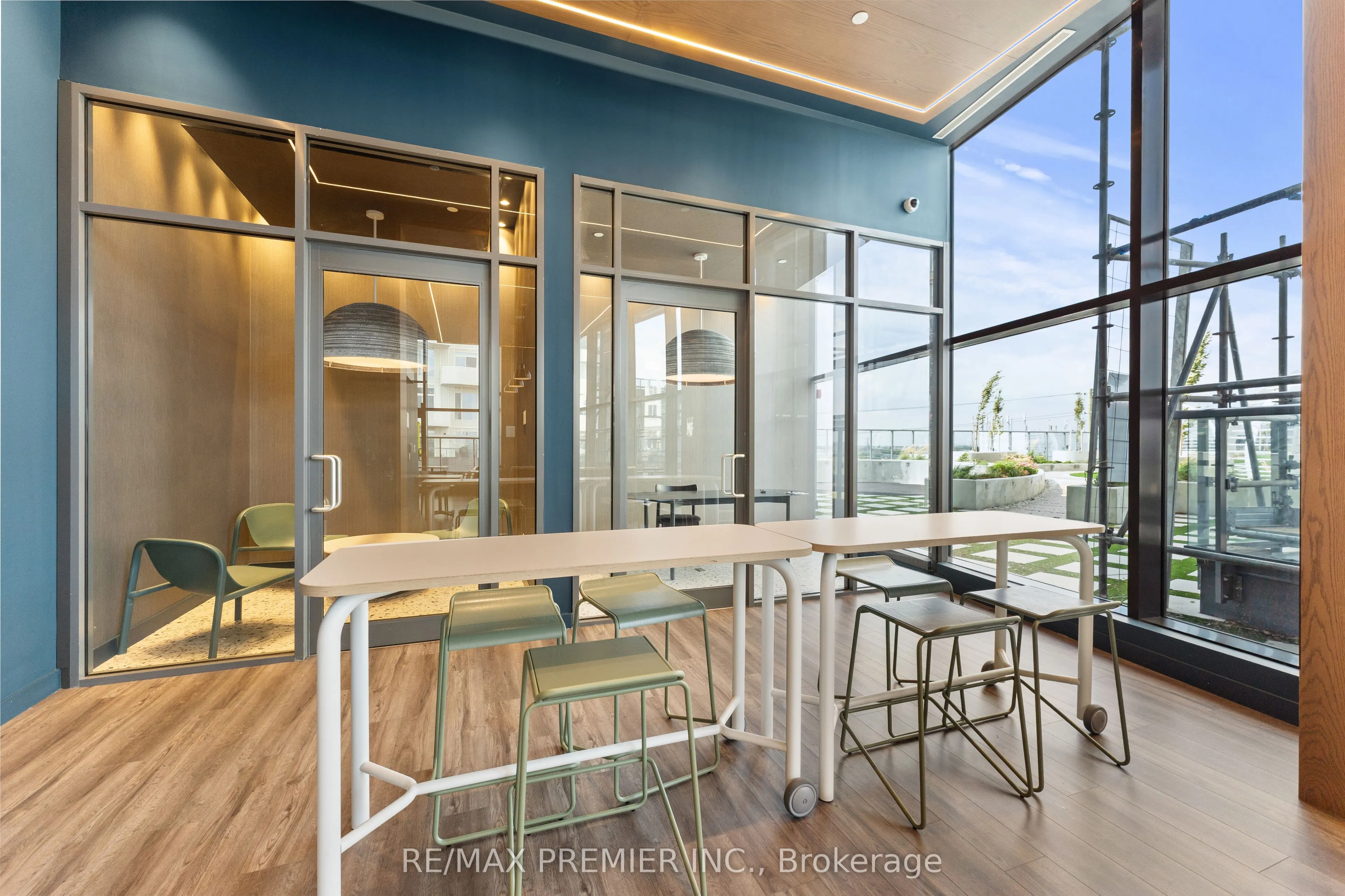 10 Abeja Street #1512