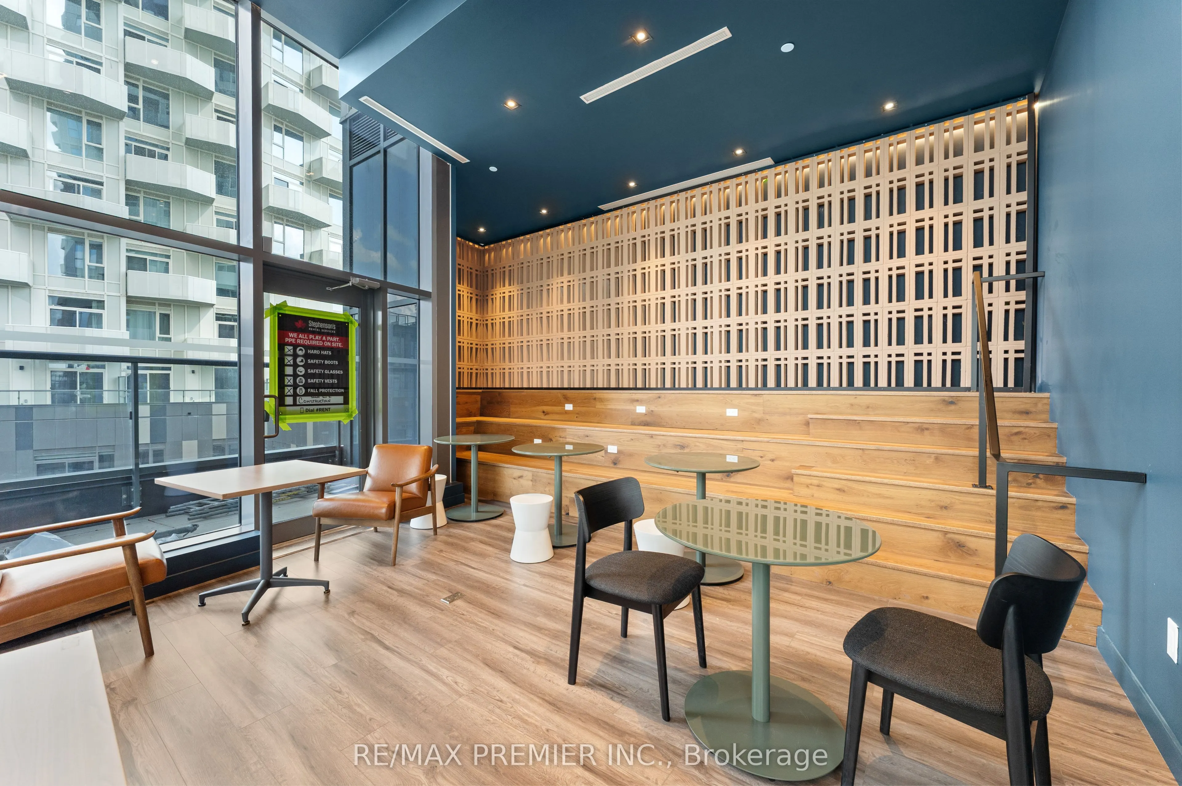10 Abeja Street #1512