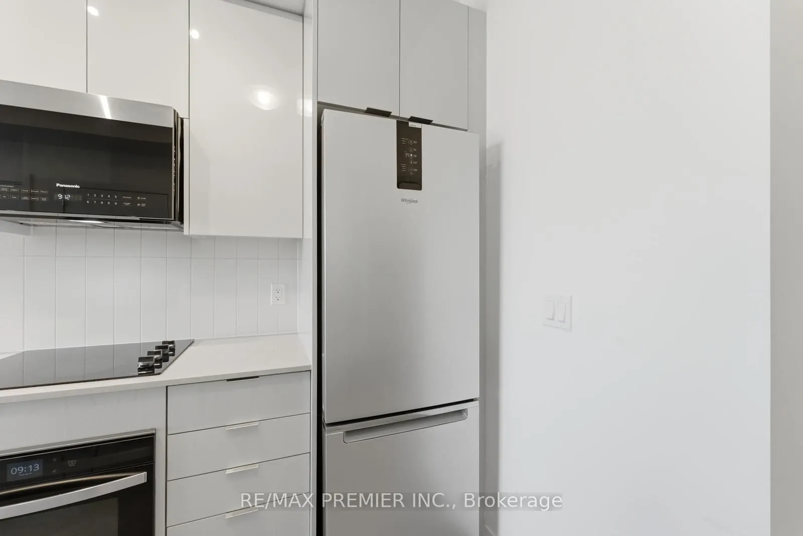 10 Abeja Street #1512