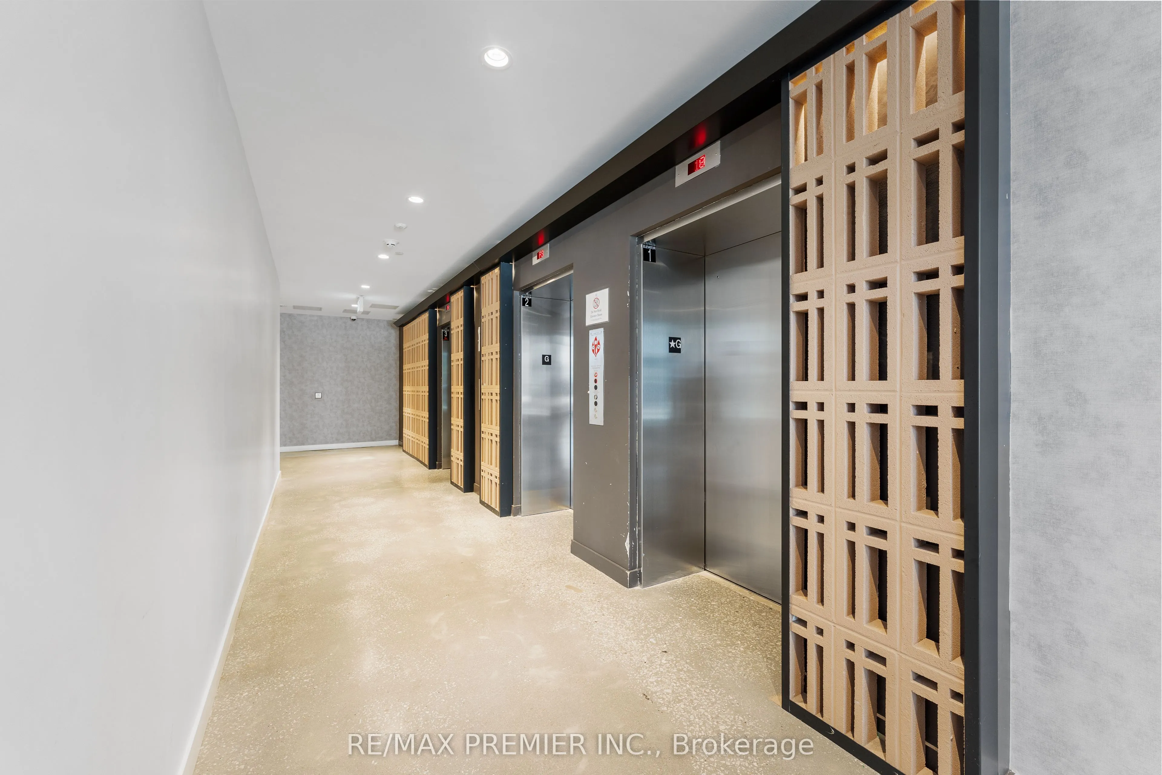 10 Abeja Street #1512