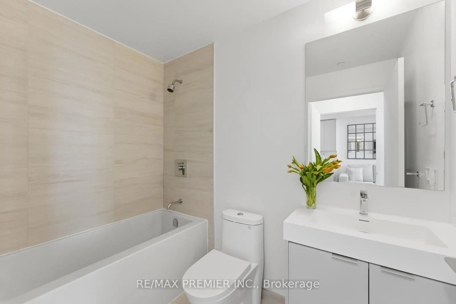 10 Abeja Street #1512