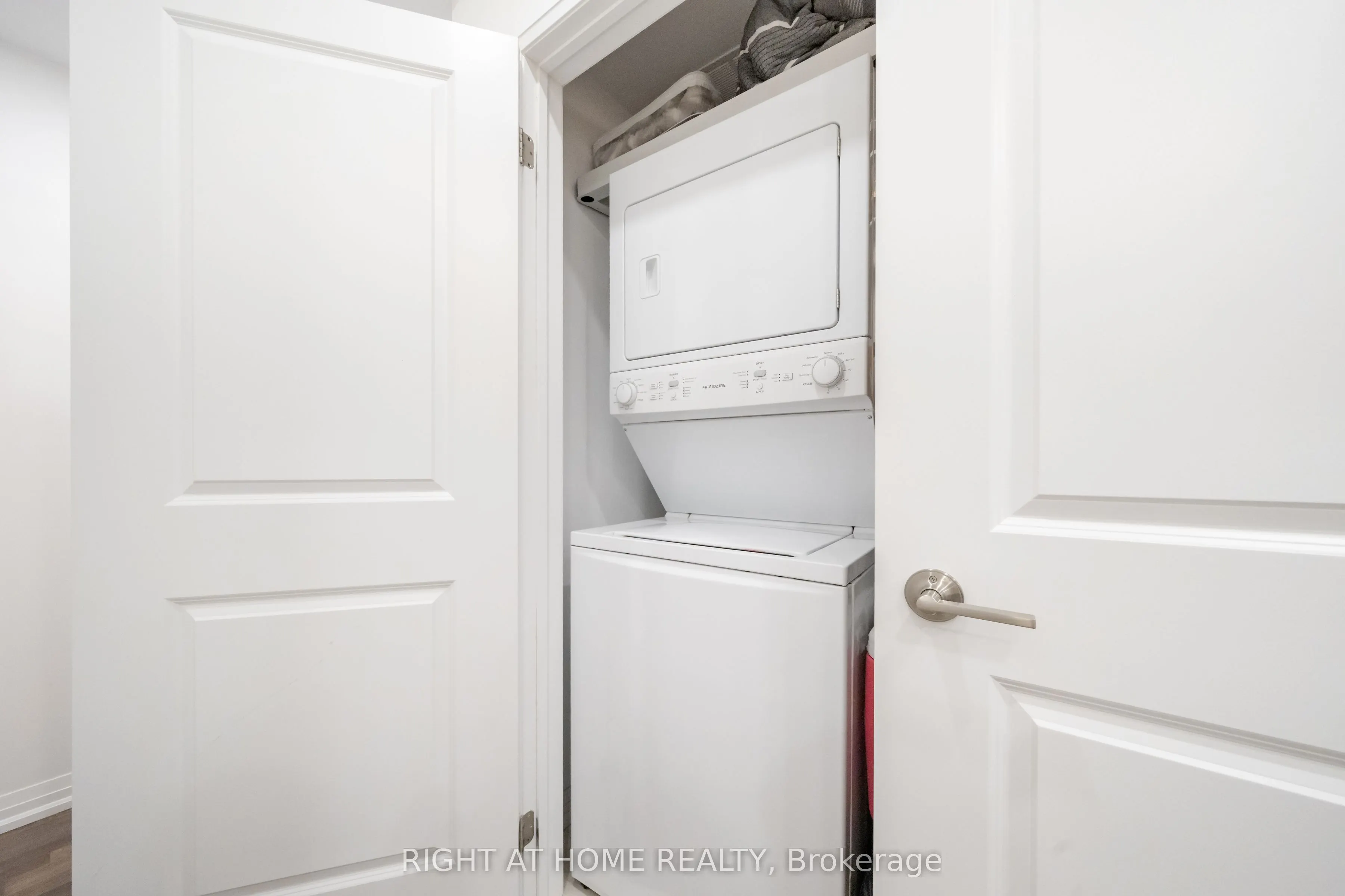 157 Wellington Street E #304