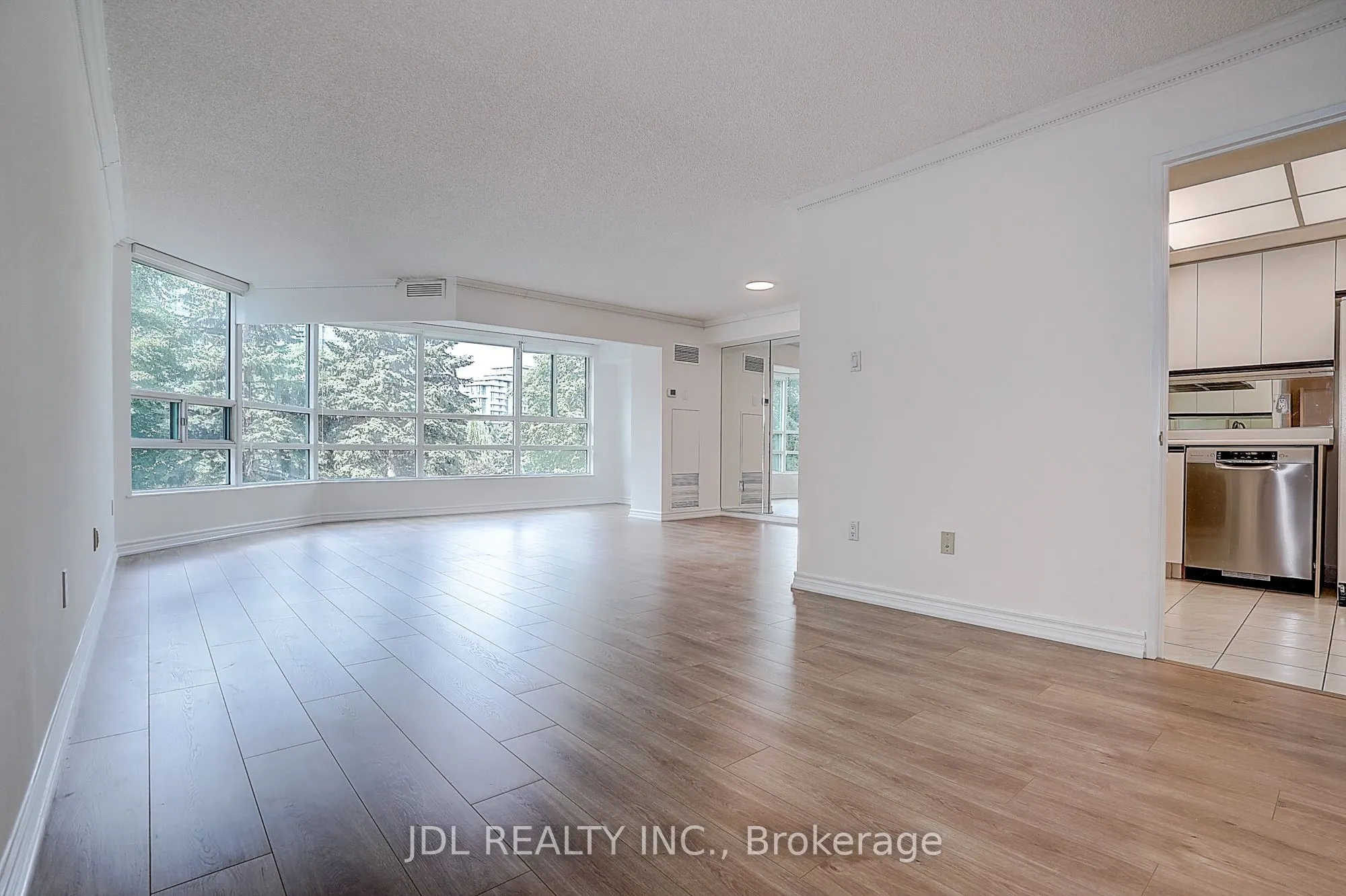 7825 Bayview Avenue #219