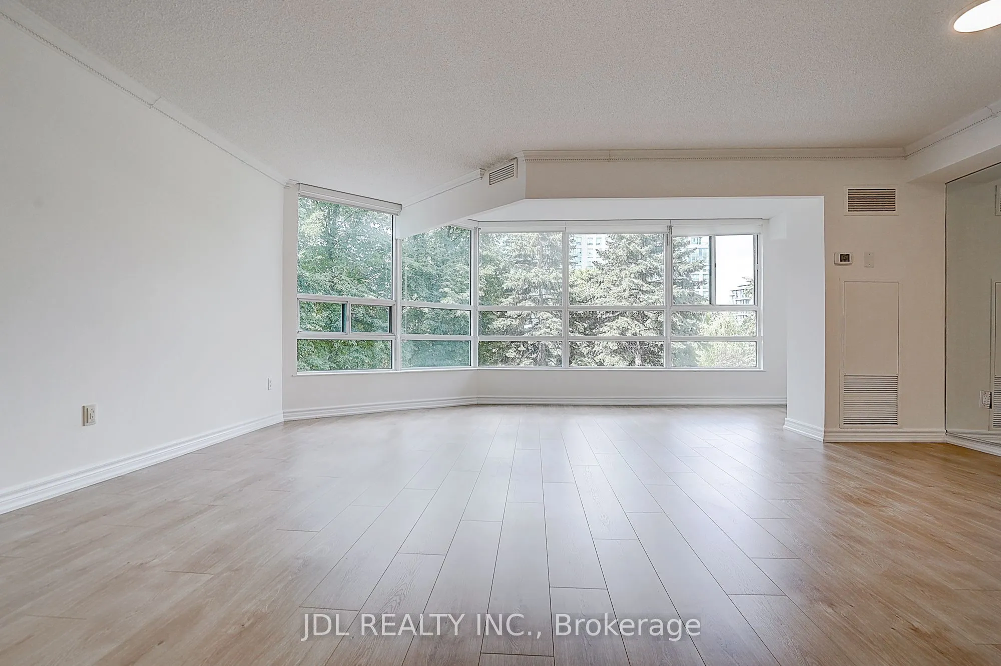 7825 Bayview Avenue #219