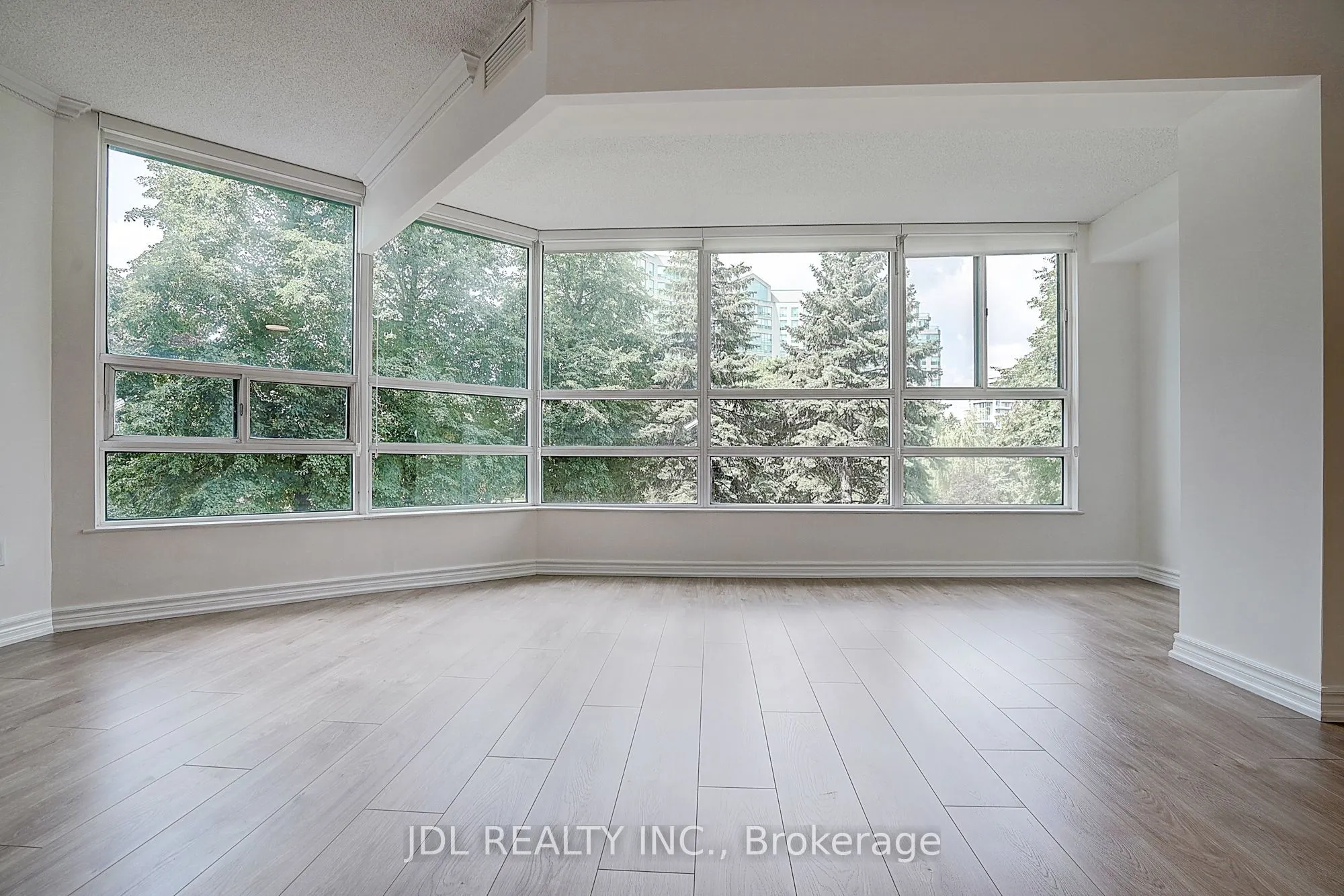 7825 Bayview Avenue #219