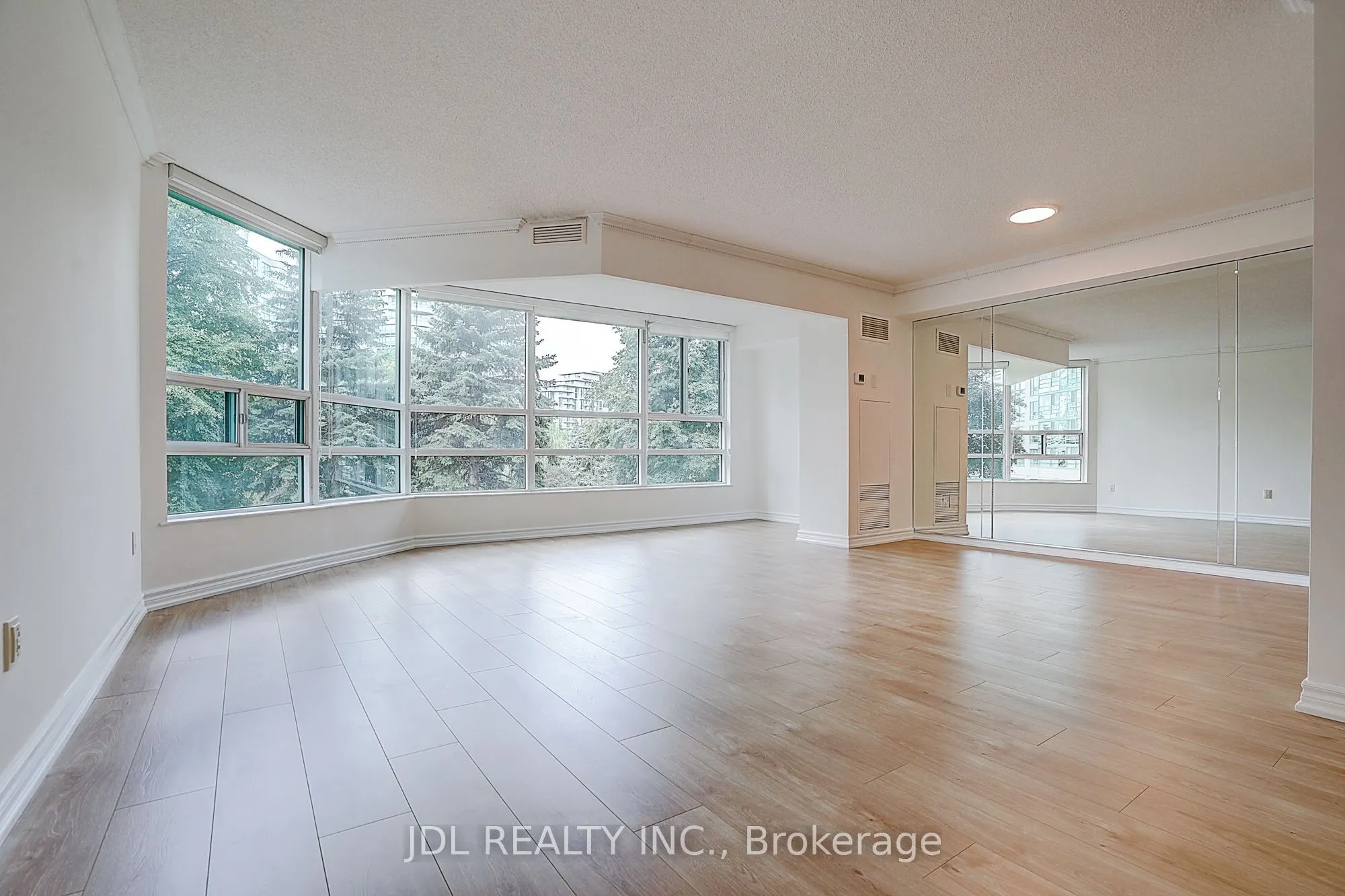 7825 Bayview Avenue #219