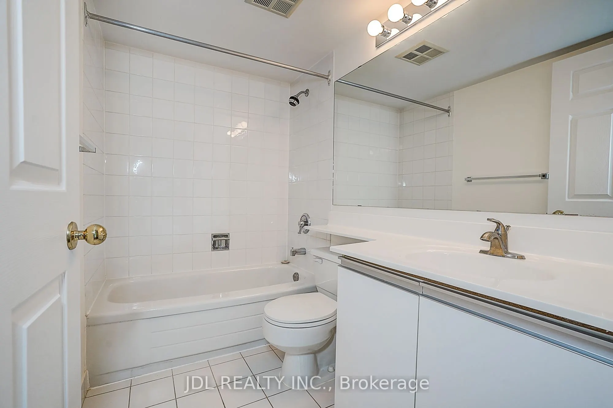 7825 Bayview Avenue #219