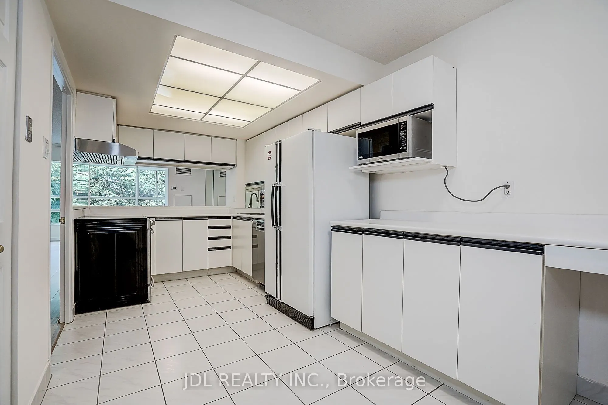 7825 Bayview Avenue #219