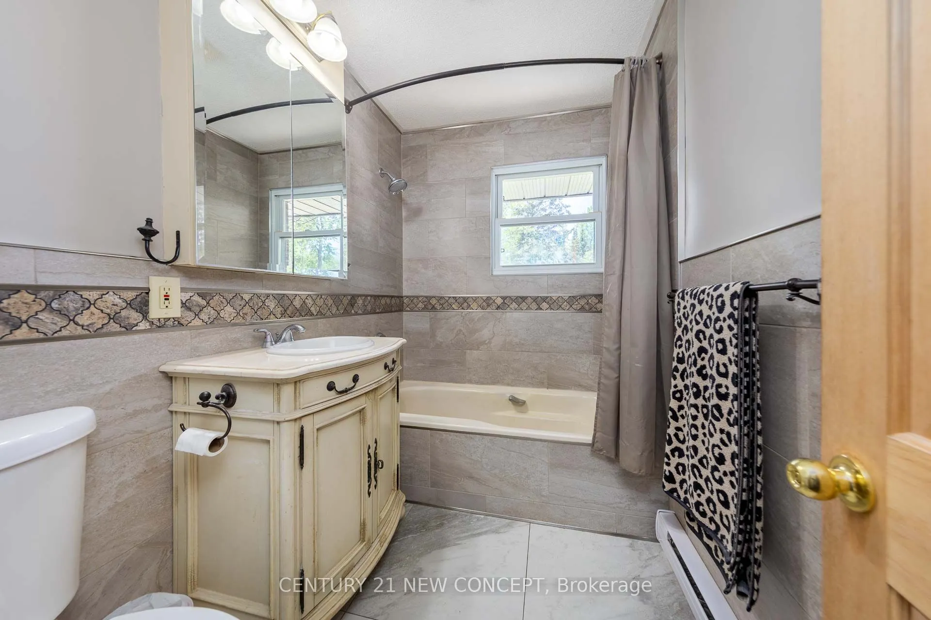 20430 Bathurst Street