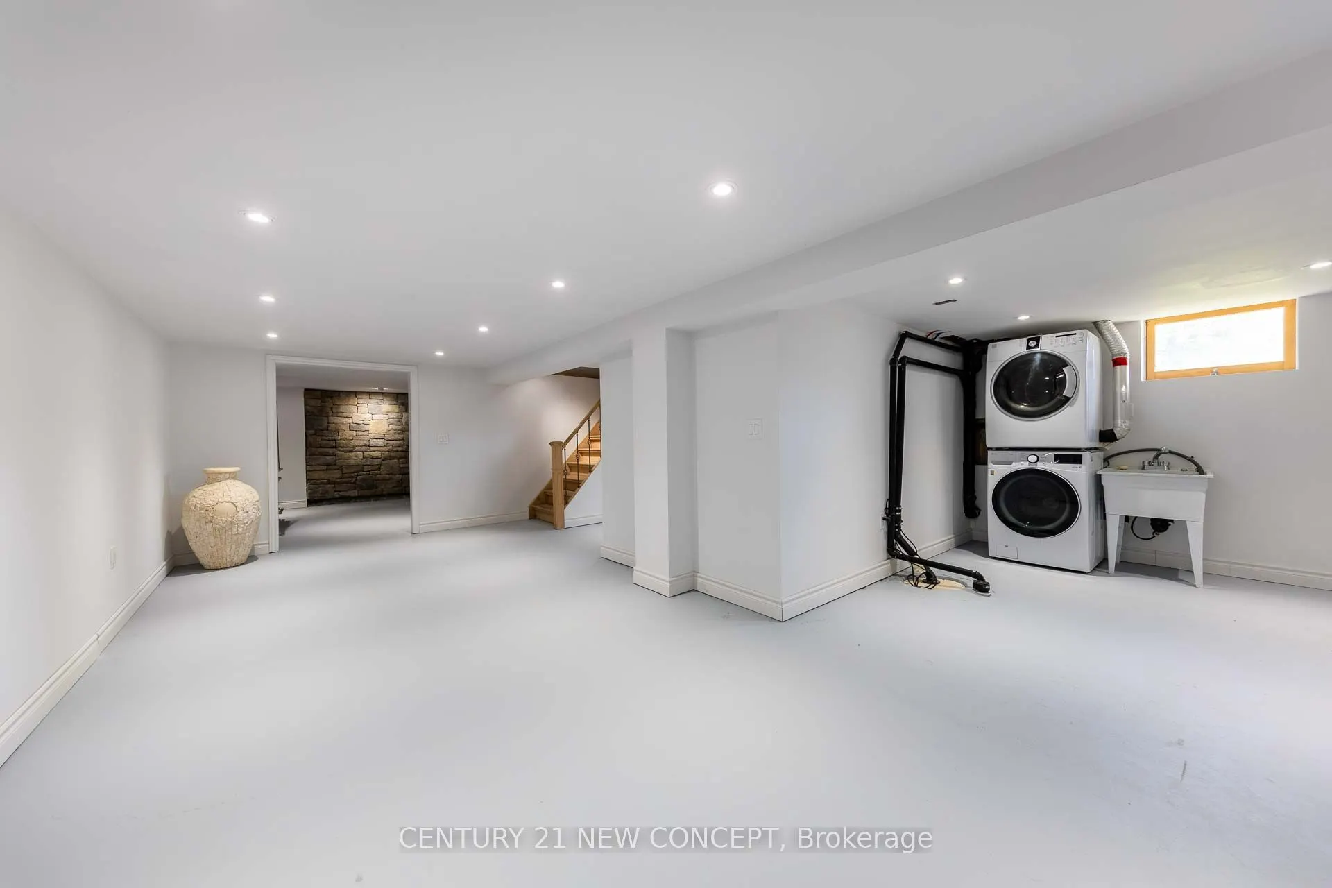20430 Bathurst Street