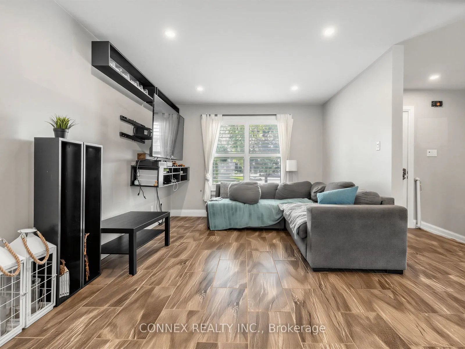 77 Colony Trail Boulevard