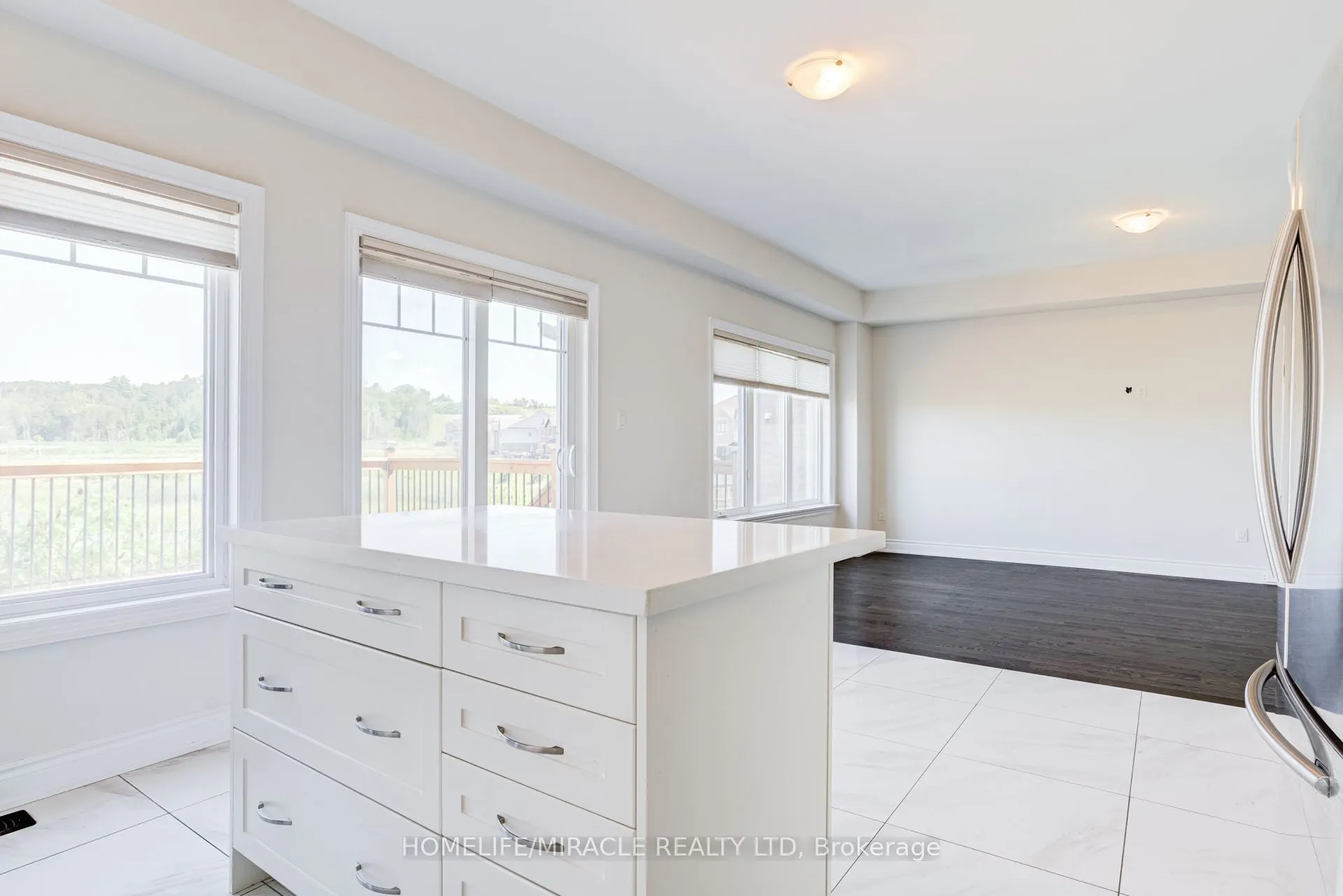 25 Lorne Thomas Place