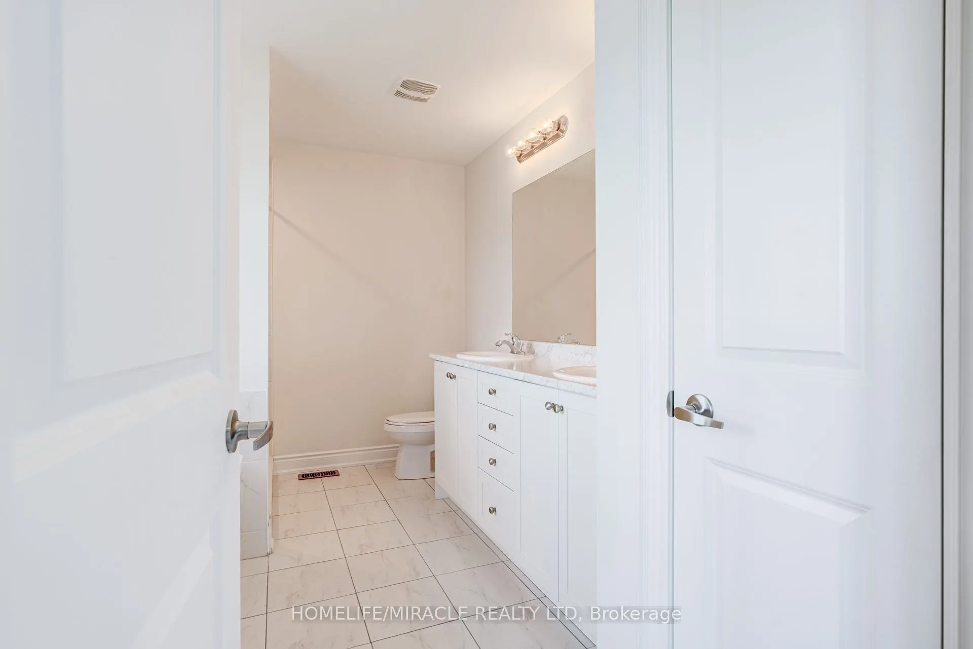 25 Lorne Thomas Place