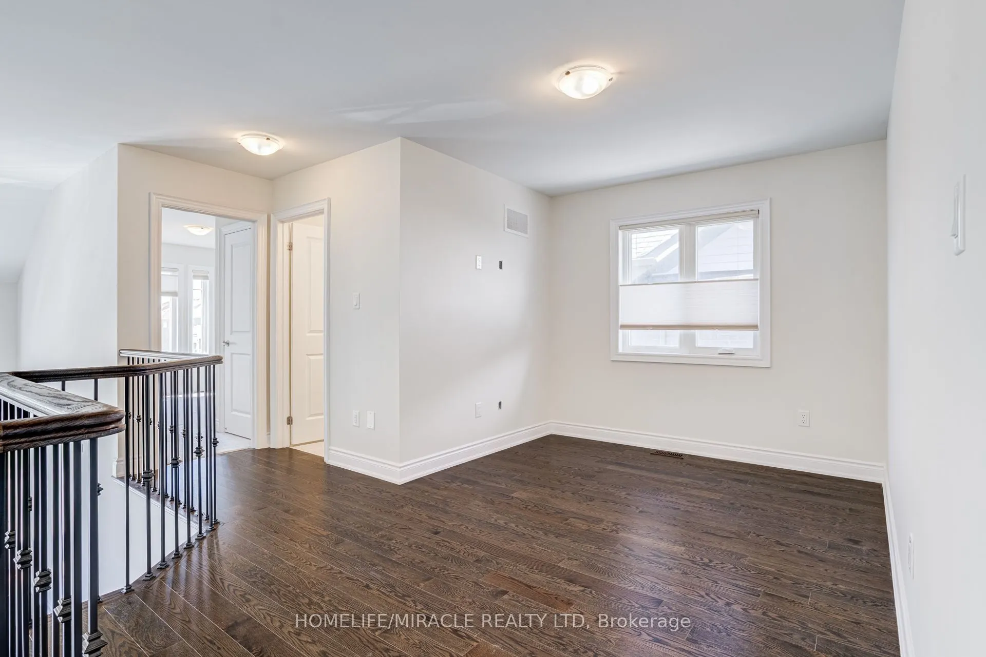 25 Lorne Thomas Place
