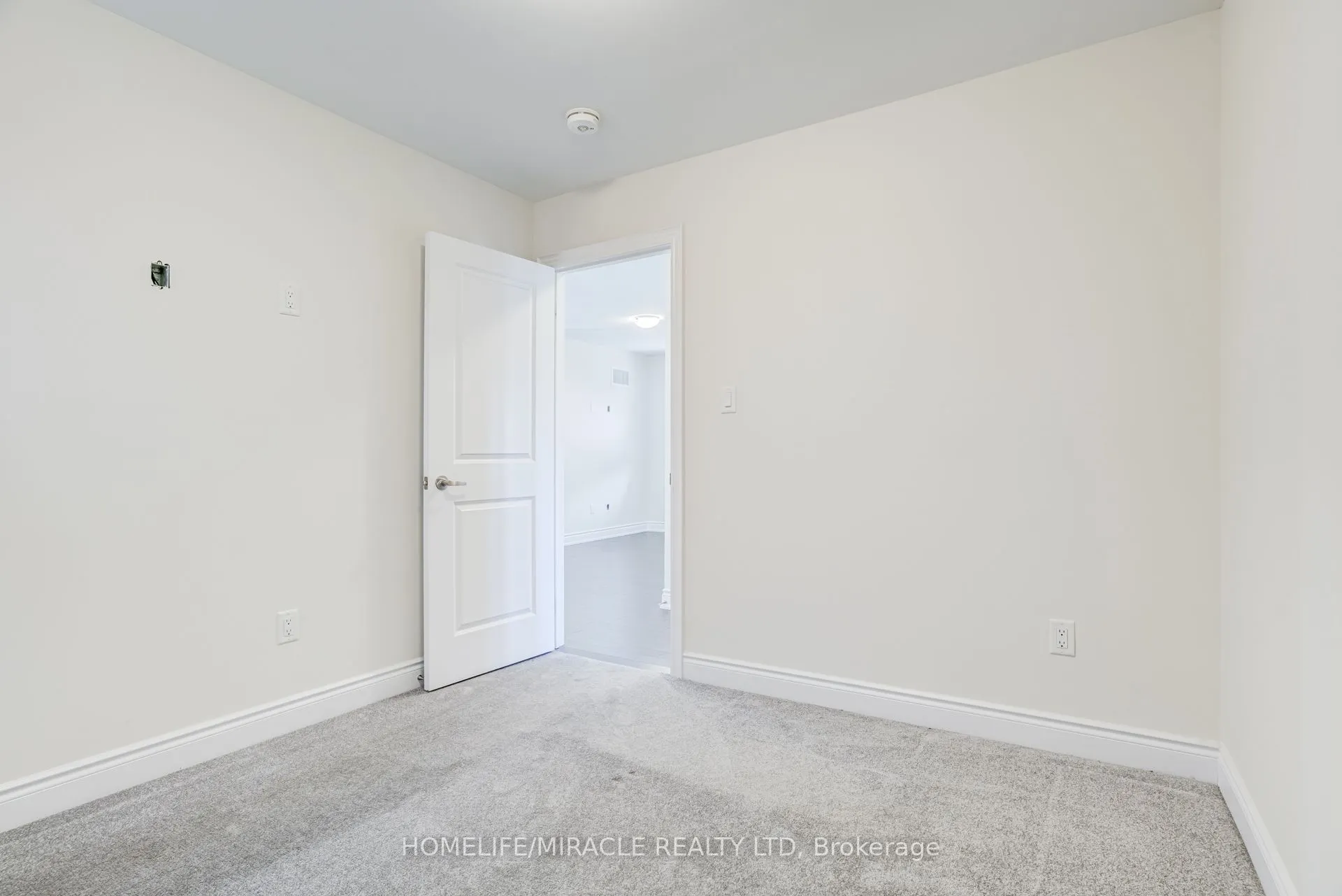 25 Lorne Thomas Place