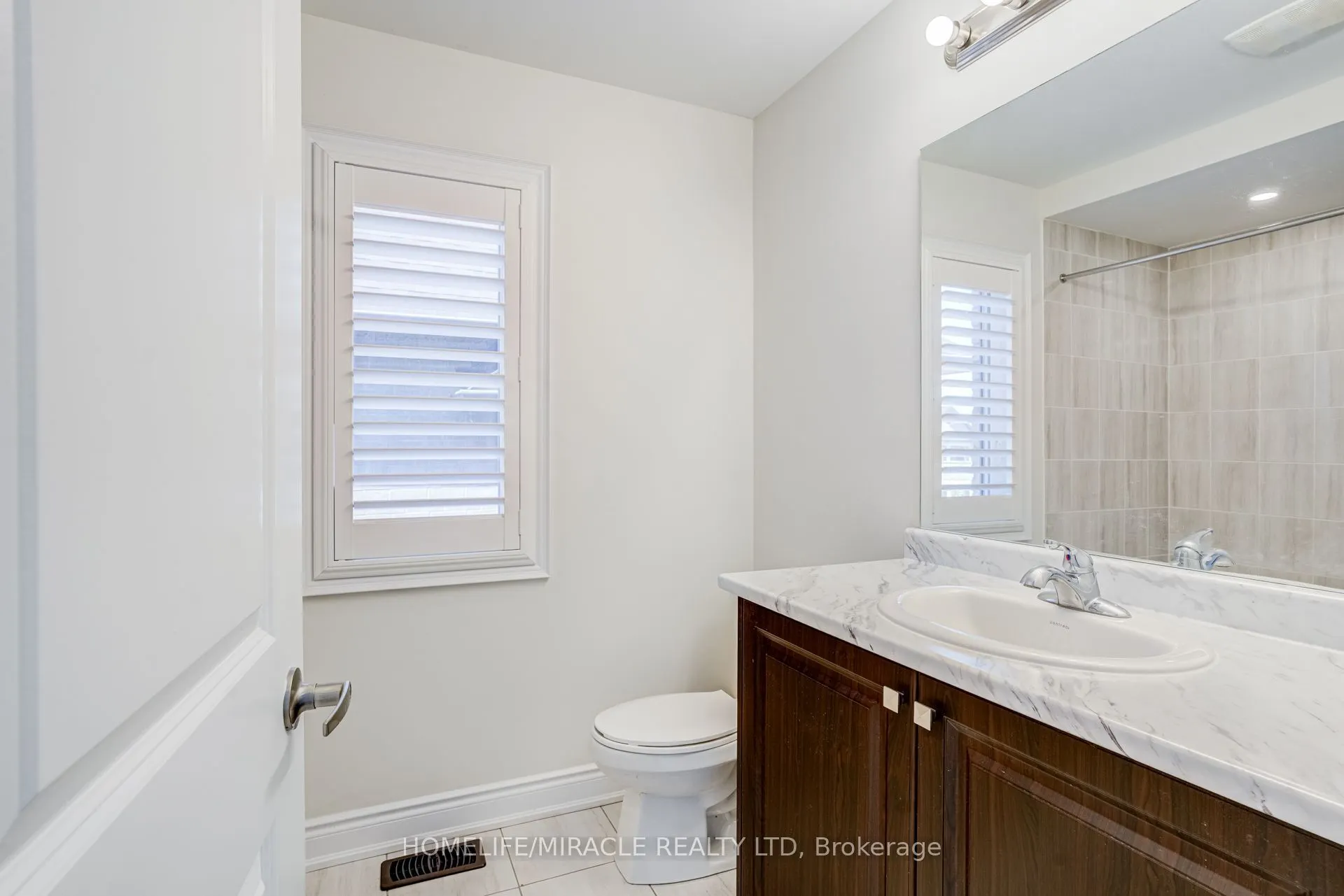 25 Lorne Thomas Place