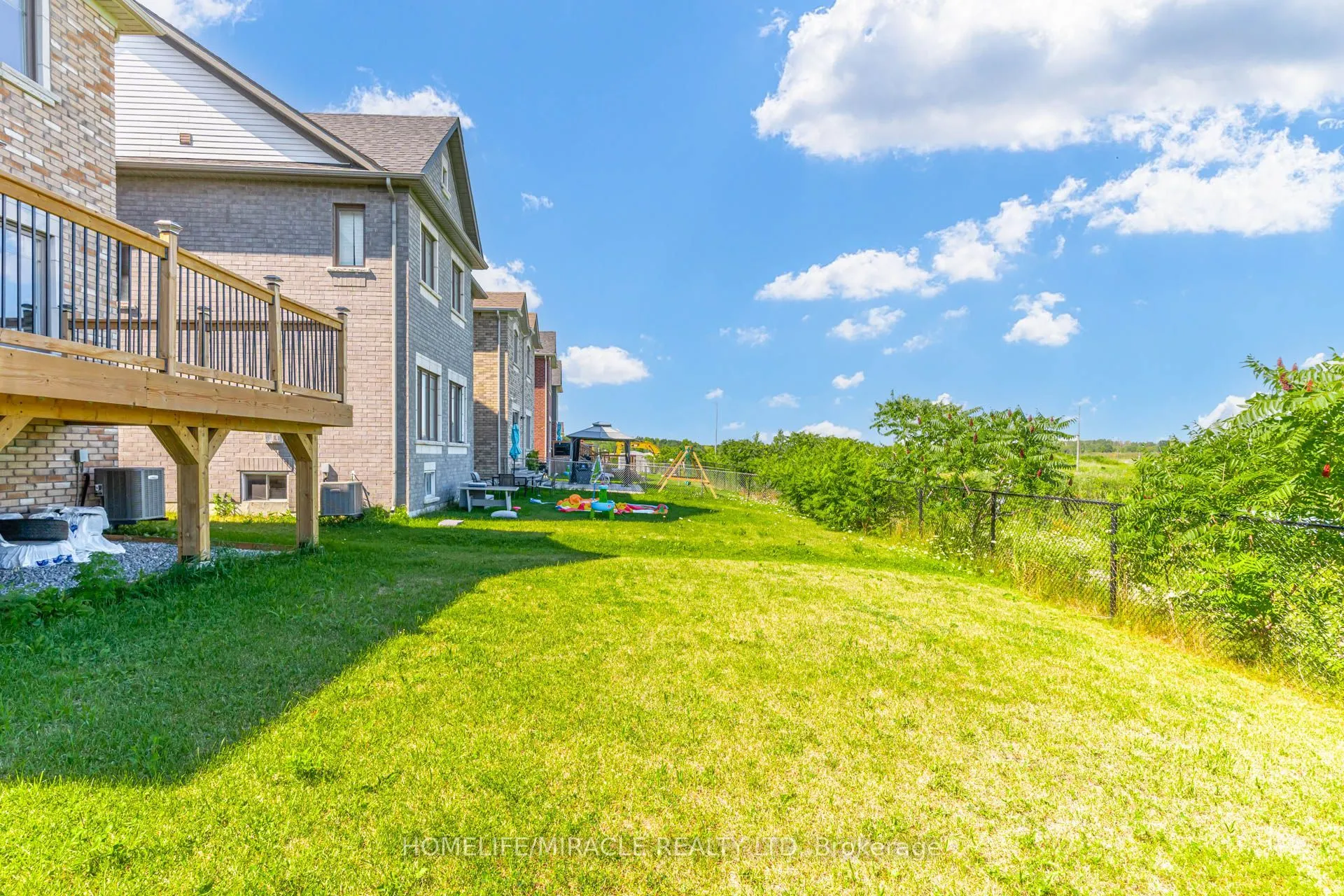 25 Lorne Thomas Place