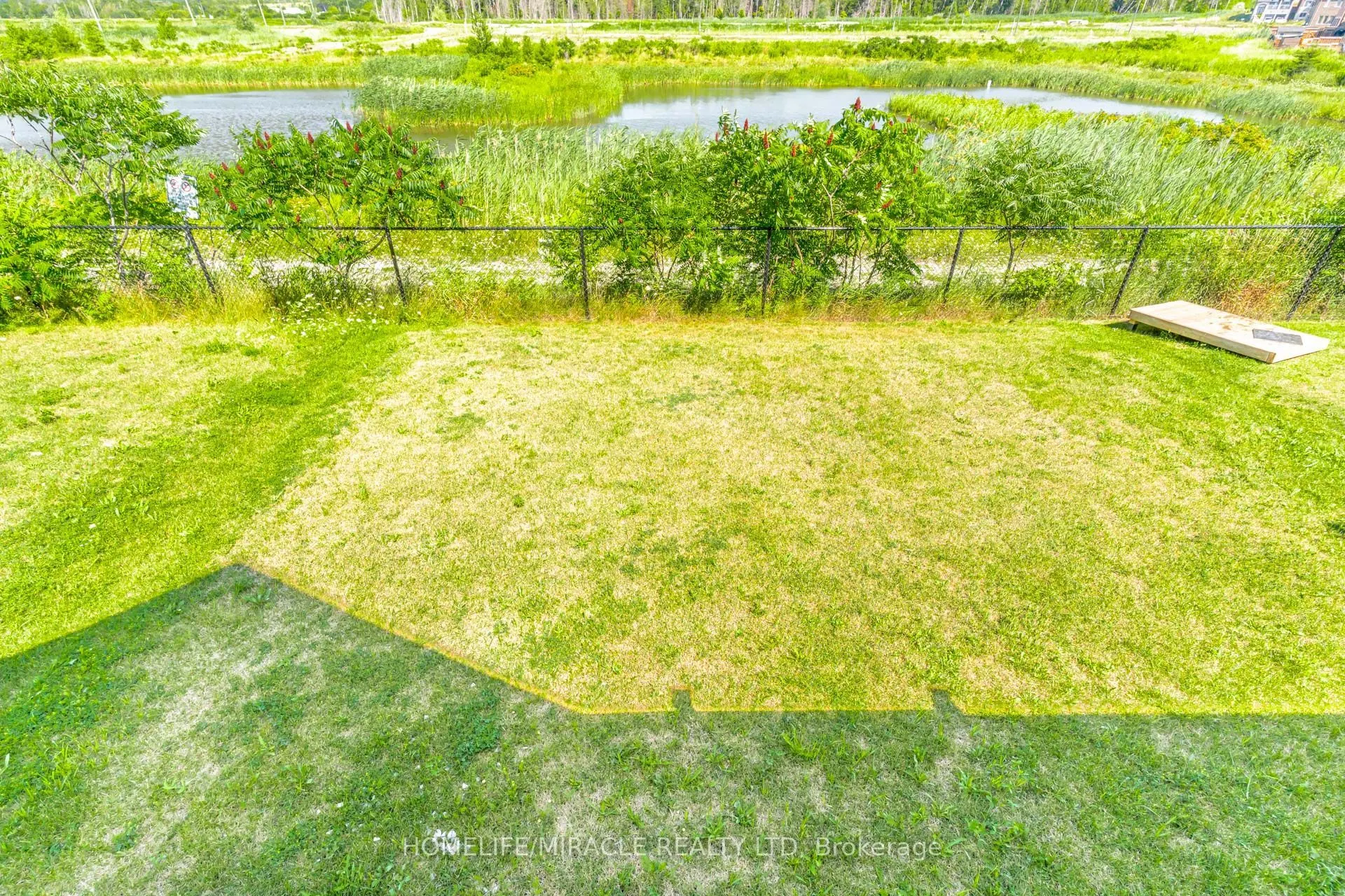25 Lorne Thomas Place