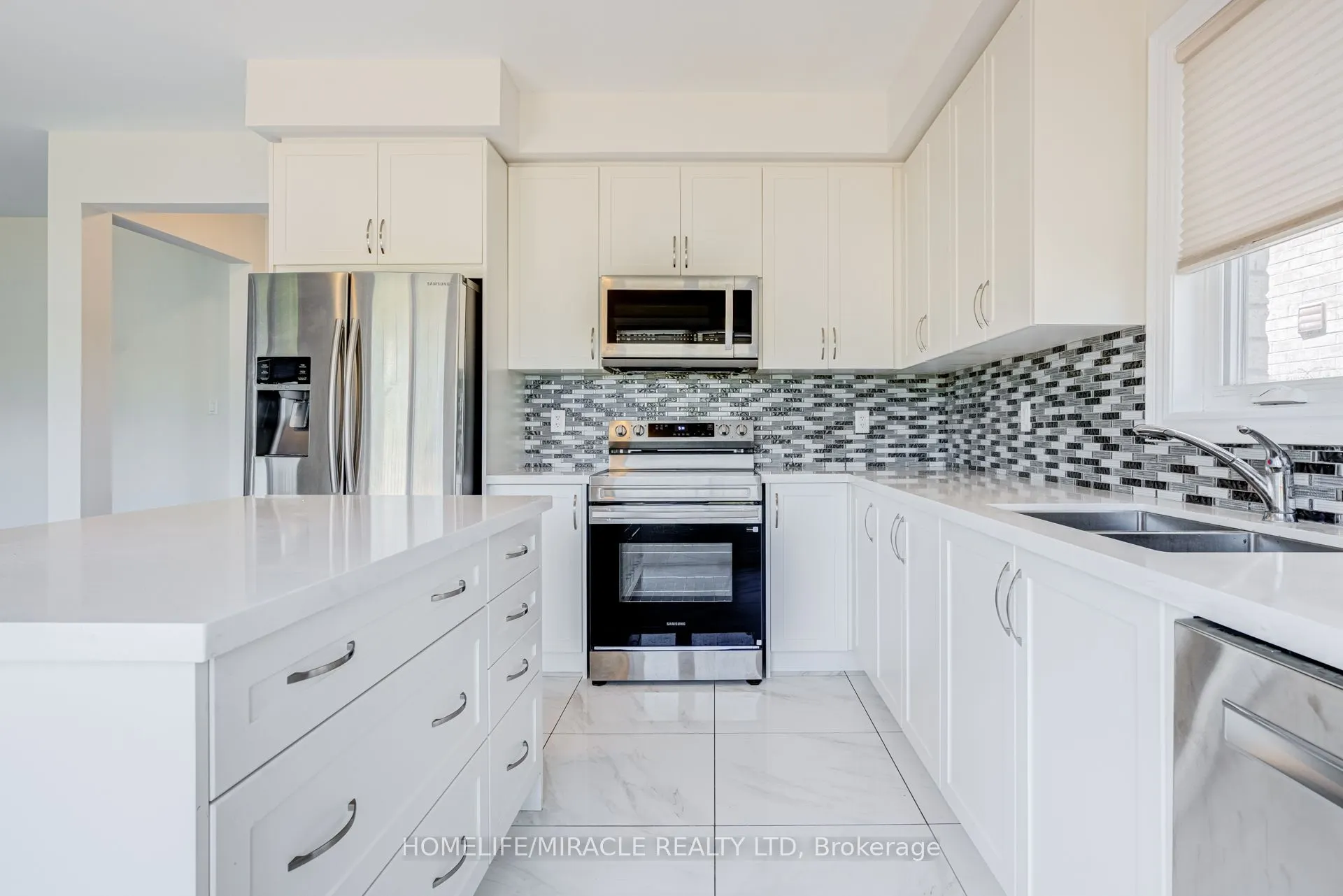 25 Lorne Thomas Place